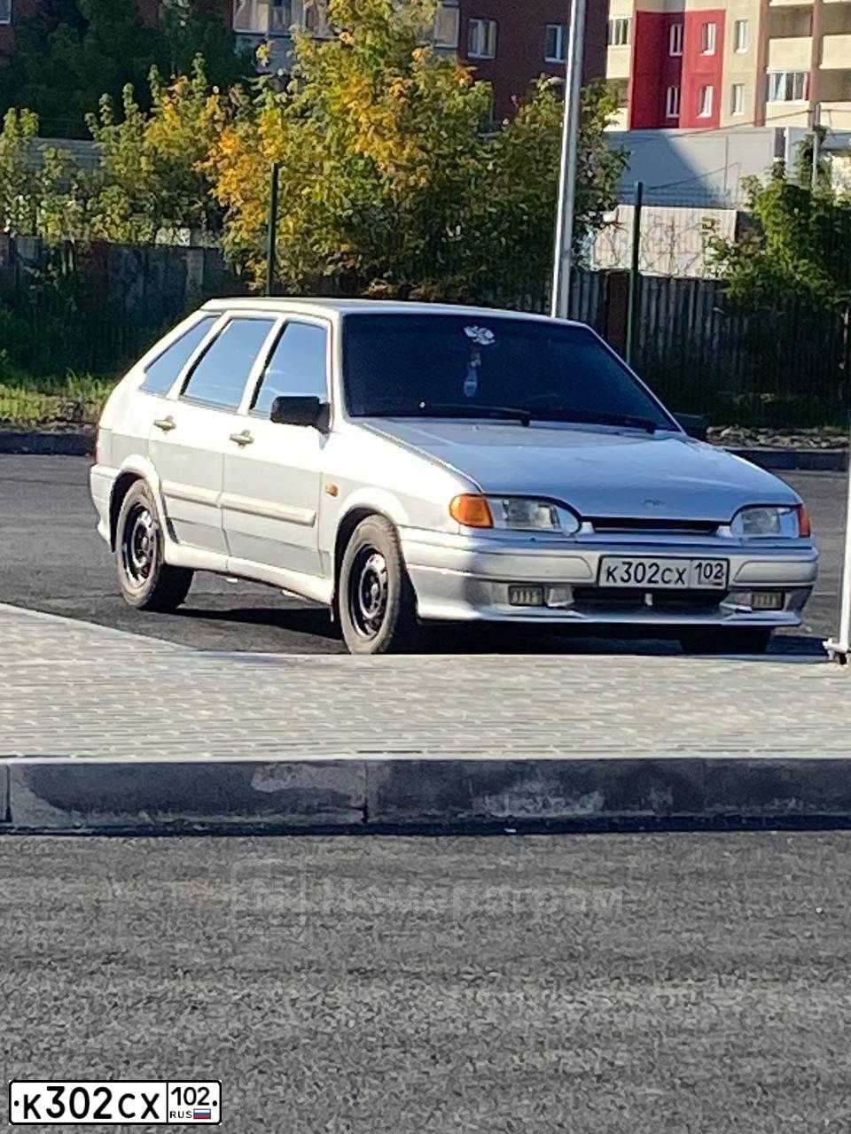 Фото автомобиля LADA 2114 SAMARA, 2009 — госномер К302СХ102. Цвет: Серебристый