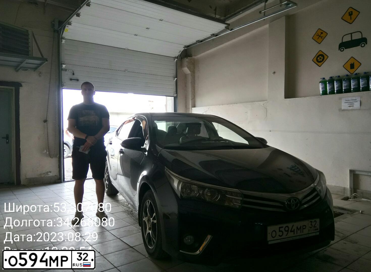 Фото автомобиля TOYOTA COROLLA, 2015 — госномер О619НР32