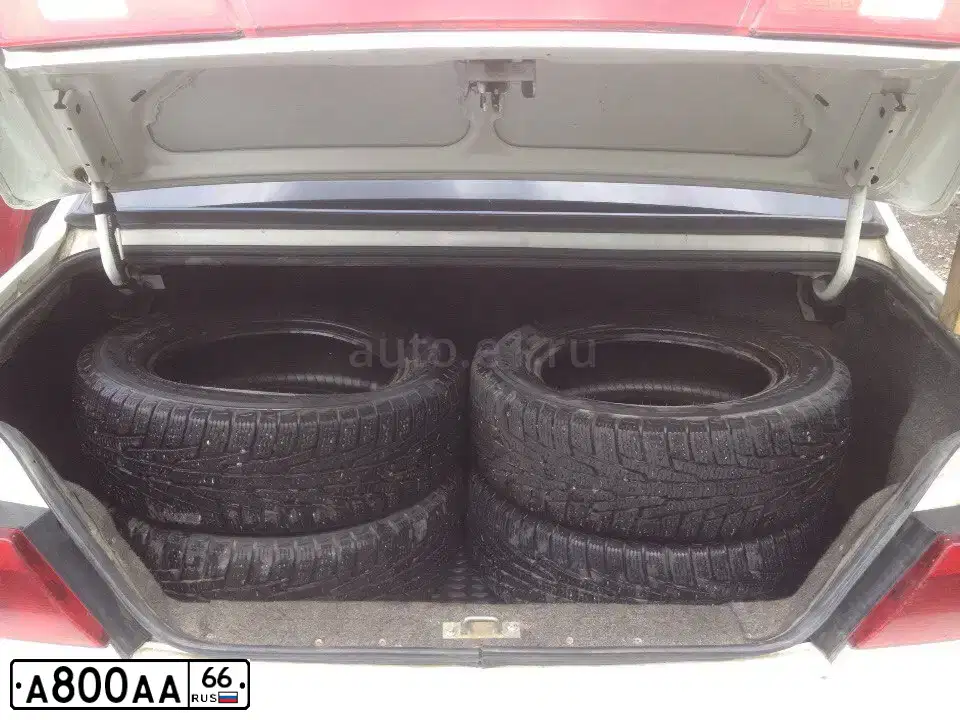 Фото автомобиля LANDROVER RANGE ROVER, 2005 — госномер Н121НС96. Цвет: ТЕМНО-СЕРЫЙ