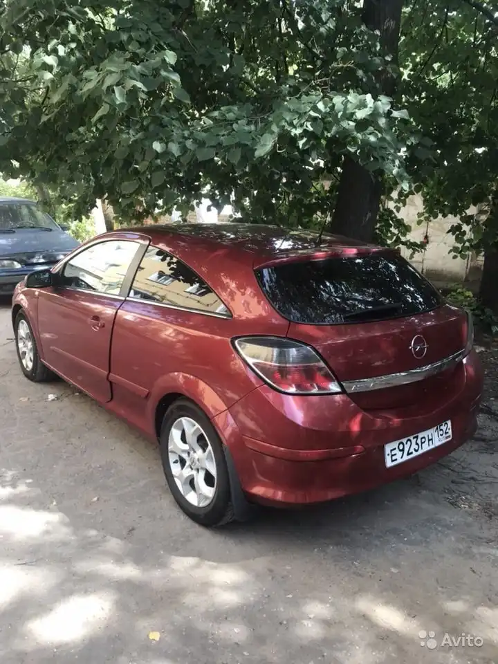 Фото автомобиля OPEL ASTRA, 2006 — госномер Н194ЕМ193. Цвет: ТЕМНО-КРАСНЫЙ
