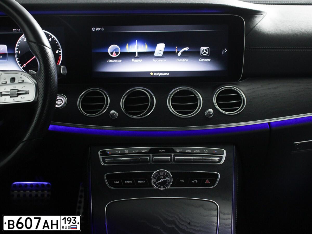 Фото автомобиля MERCEDES E-KLASSE, 2020 — госномер М934ВС977. Цвет: ЧЕРНЫЙ