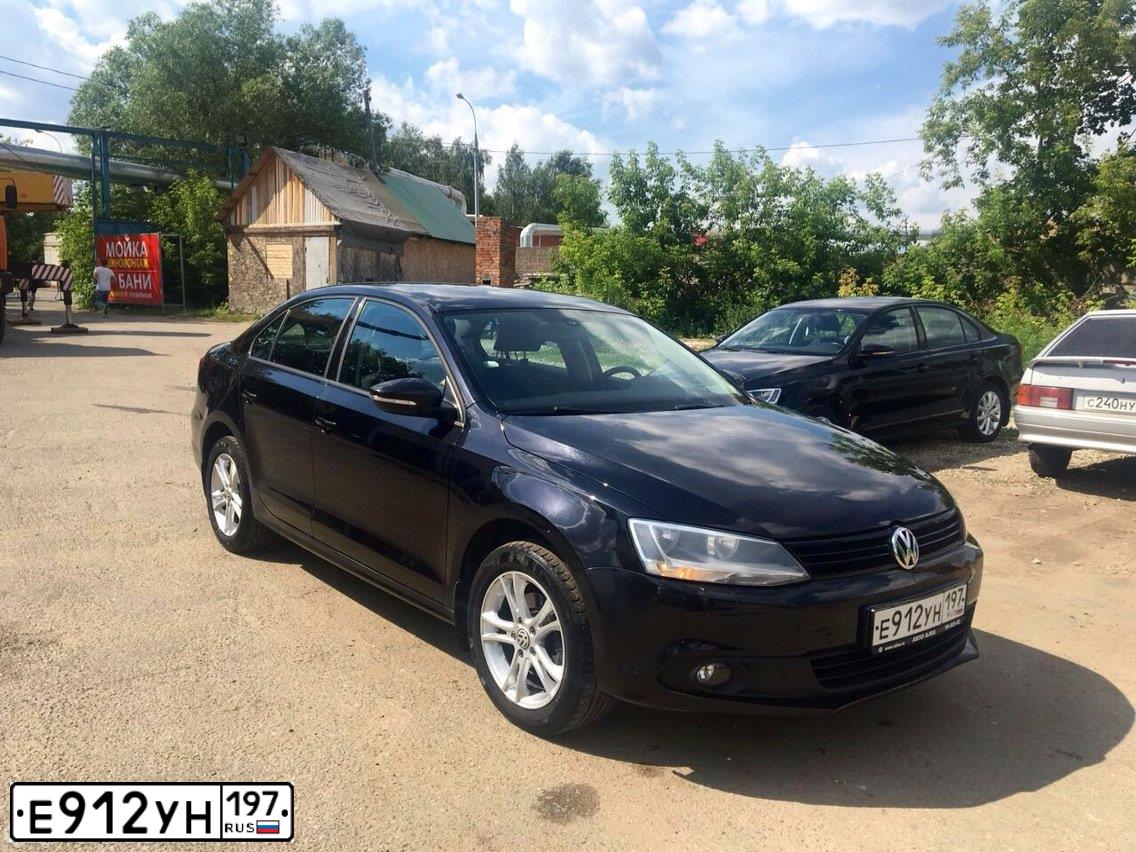 Фото автомобиля VOLKSWAGEN JETTA, 2012 — госномер К030ТО799. Цвет: ЧЕРНЫЙ