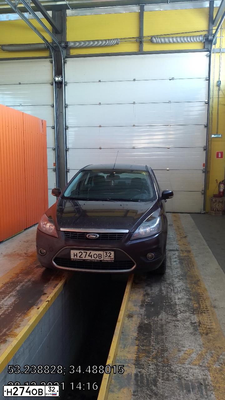 Фото автомобиля FORD FOCUS, 2008 — госномер Н274ОВ32. Цвет: ФИОЛЕТОВЫЙ