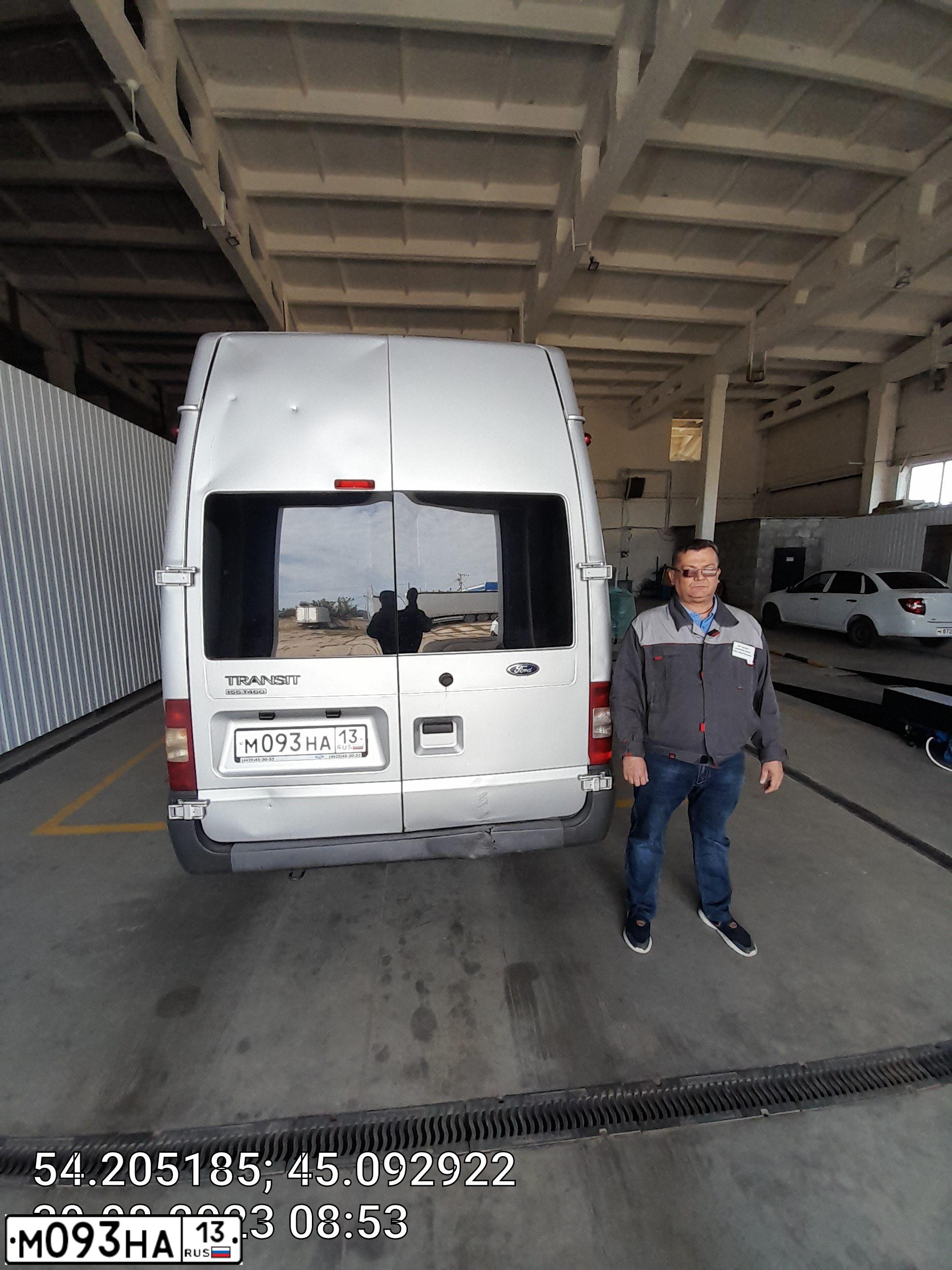 Фото автомобиля FORD TRANSIT, 2013 — госномер М093НА13. Цвет: Серебристый