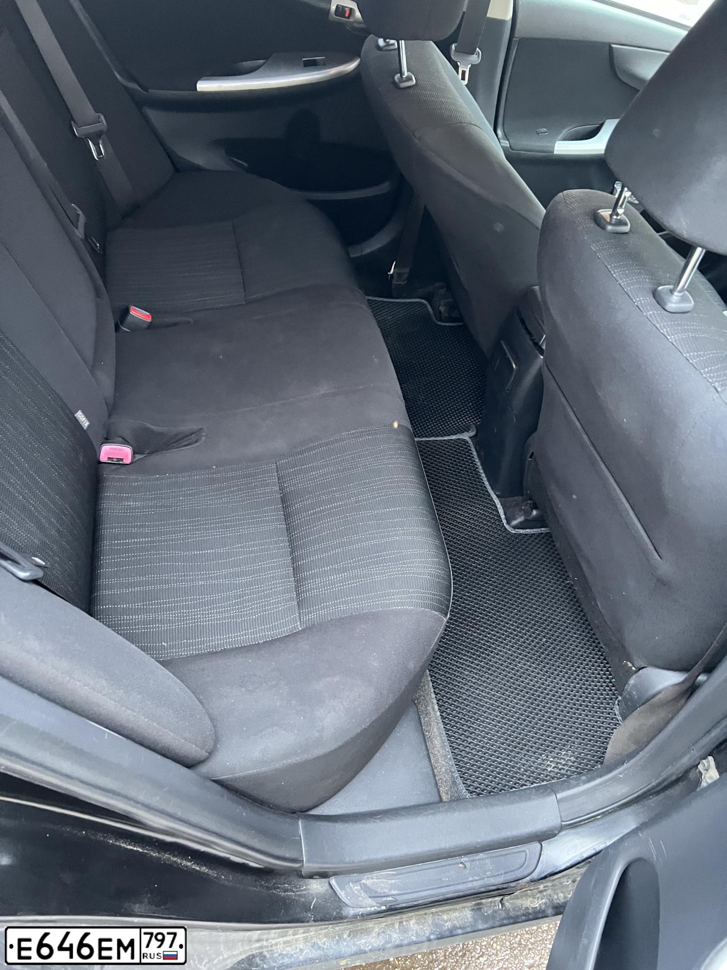Фото автомобиля TOYOTA COROLLA, 2007 — госномер Е646ЕМ797. Цвет: ЧЕРНЫЙ
