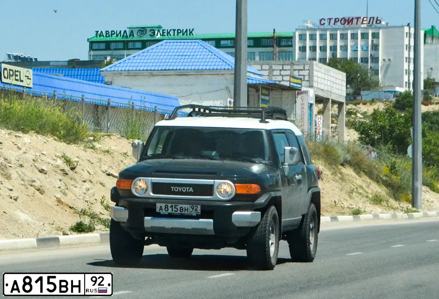 Фото автомобиля TOYOTA ТОУОТА FJ СRUISЕR, 2008 — госномер А815ВН92. Цвет: ЧЕРНЫЙ