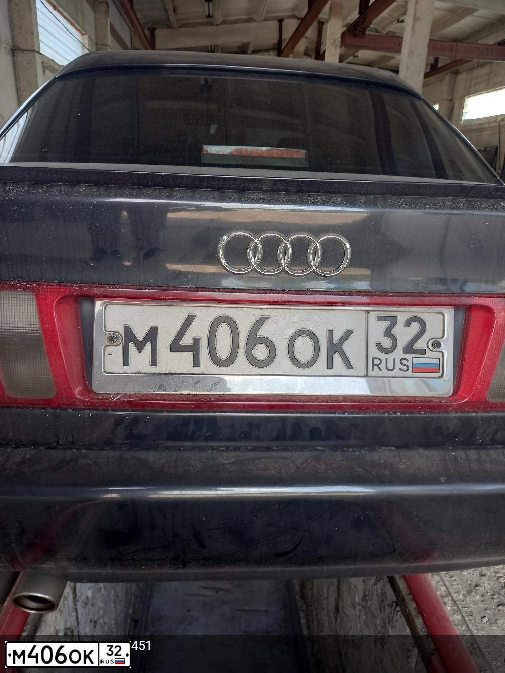 Фото автомобиля AUDI A6, 1996 — госномер М406ОК32. Цвет: ЧЕРНЫЙ