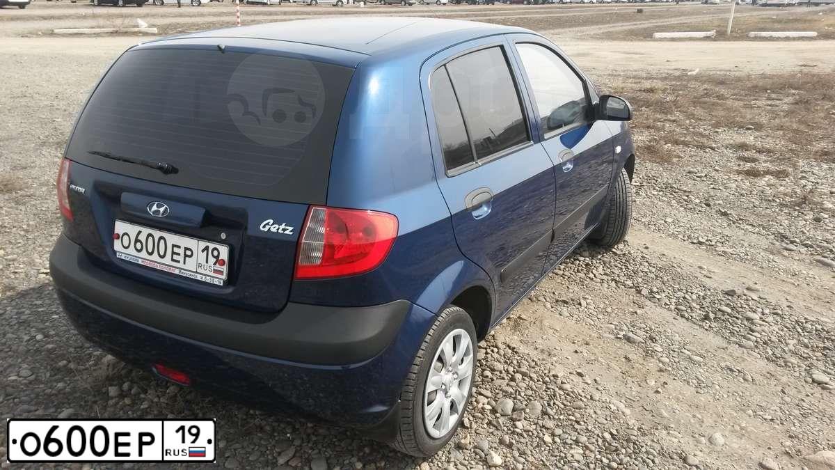 Фото автомобиля HYUNDAI GETZ, 2008 — госномер О711ТЕ124. Цвет: синий