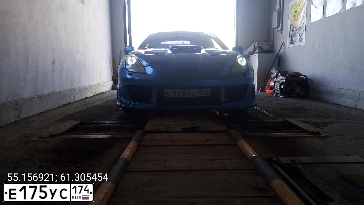 Фото автомобиля TOYOTA CELICA, 2003 — госномер М850ЕР186. Цвет: голубой