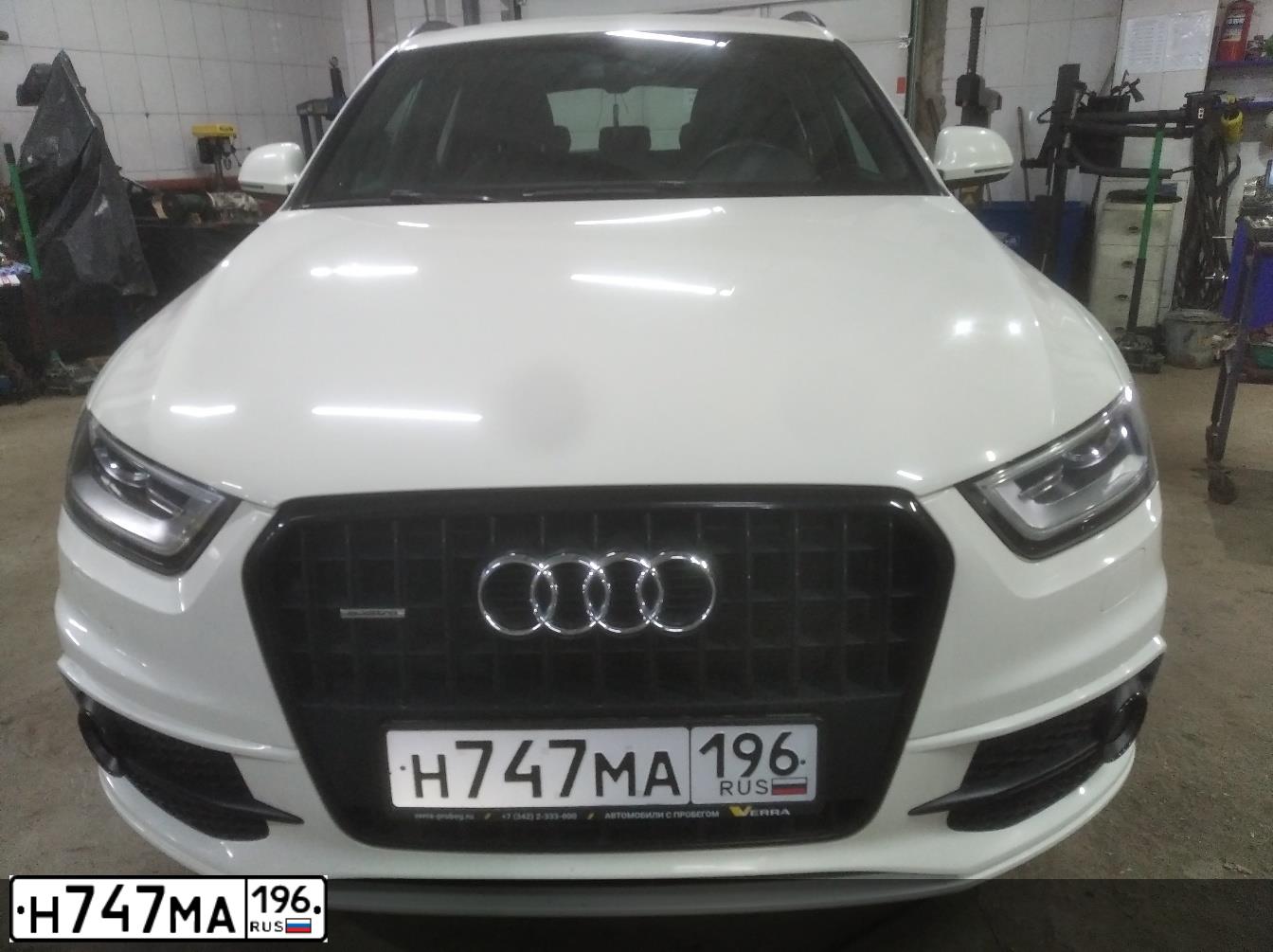 Фото автомобиля AUDI Q3, 2013 — госномер Н747МА196. Цвет: БЕЛЫЙ