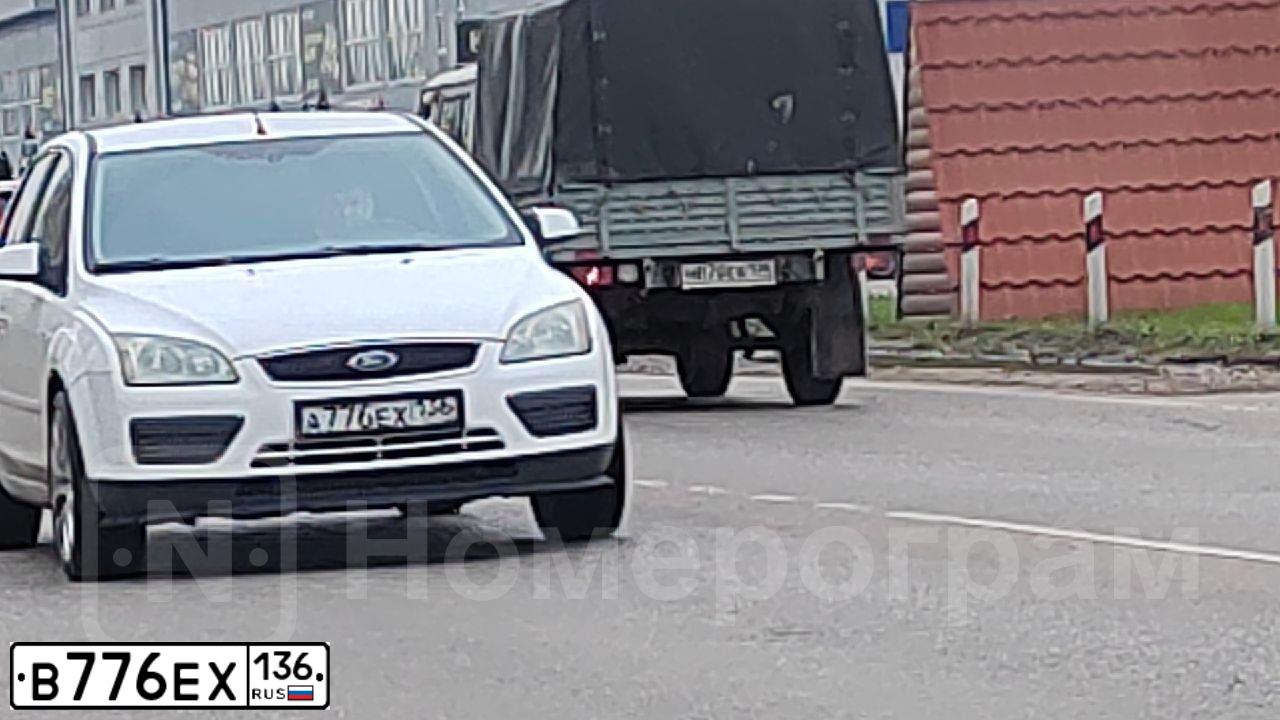 Фото автомобиля LADA 2112, 2009 — госномер В776ЕХ136. Цвет: Темно-зеленый