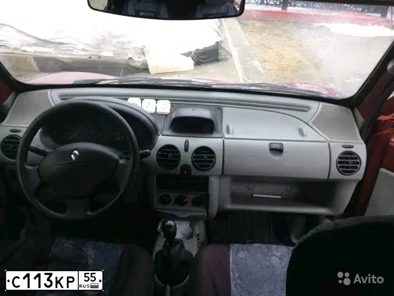 Фото автомобиля RENAULT KANGOO, 2003 — госномер С563НМ89. Цвет: ТЕМНО-КРАСНЫЙ
