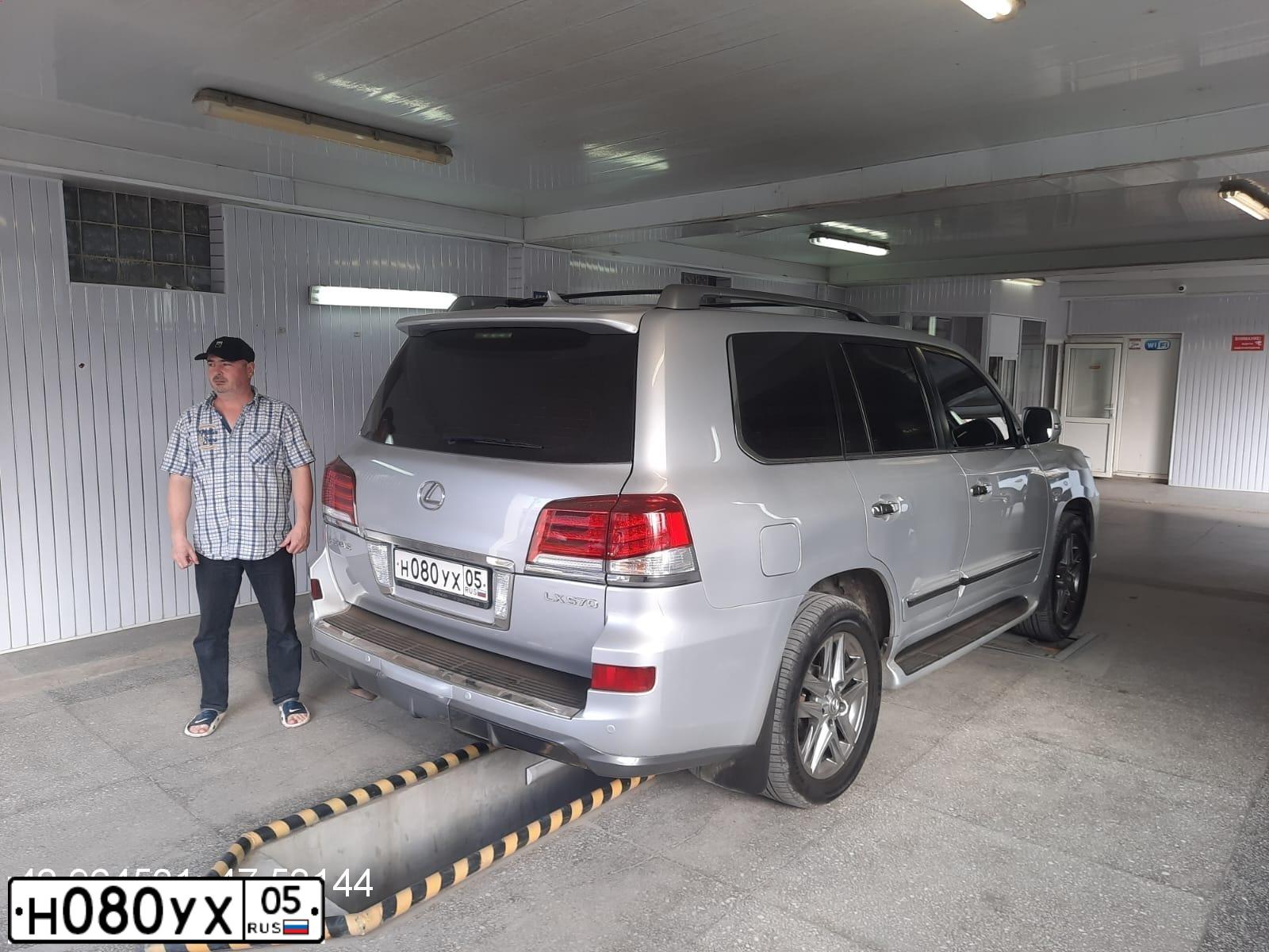 Фото автомобиля LADA 2114, 2011 — госномер У952ТК05. Цвет: СЕРЕБРИСТО-КРАСНЫЙ