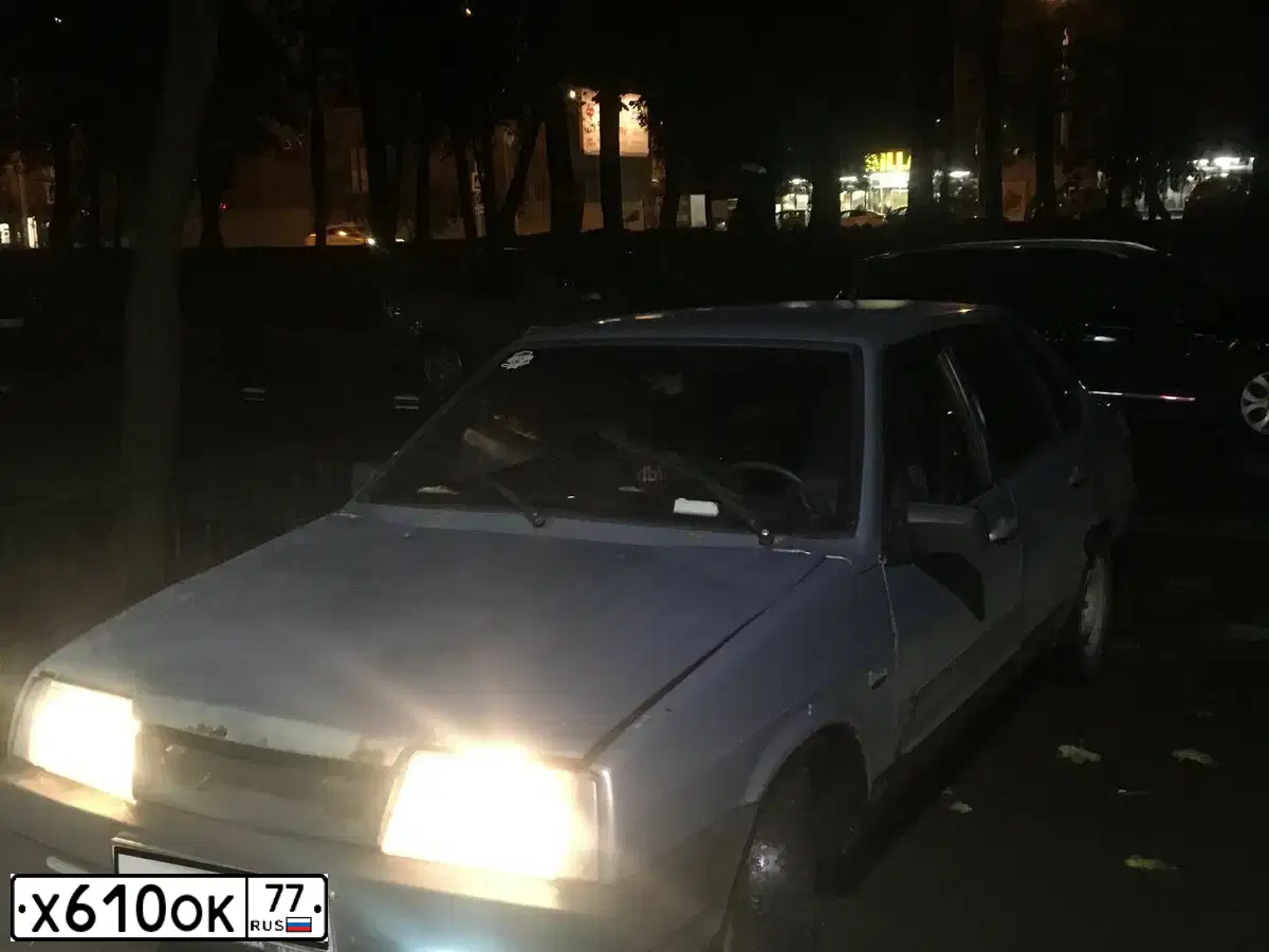Фото автомобиля LADA 2109 SAMARA, 2001 — госномер Х610ОК77. Цвет: СЕРЫЙ