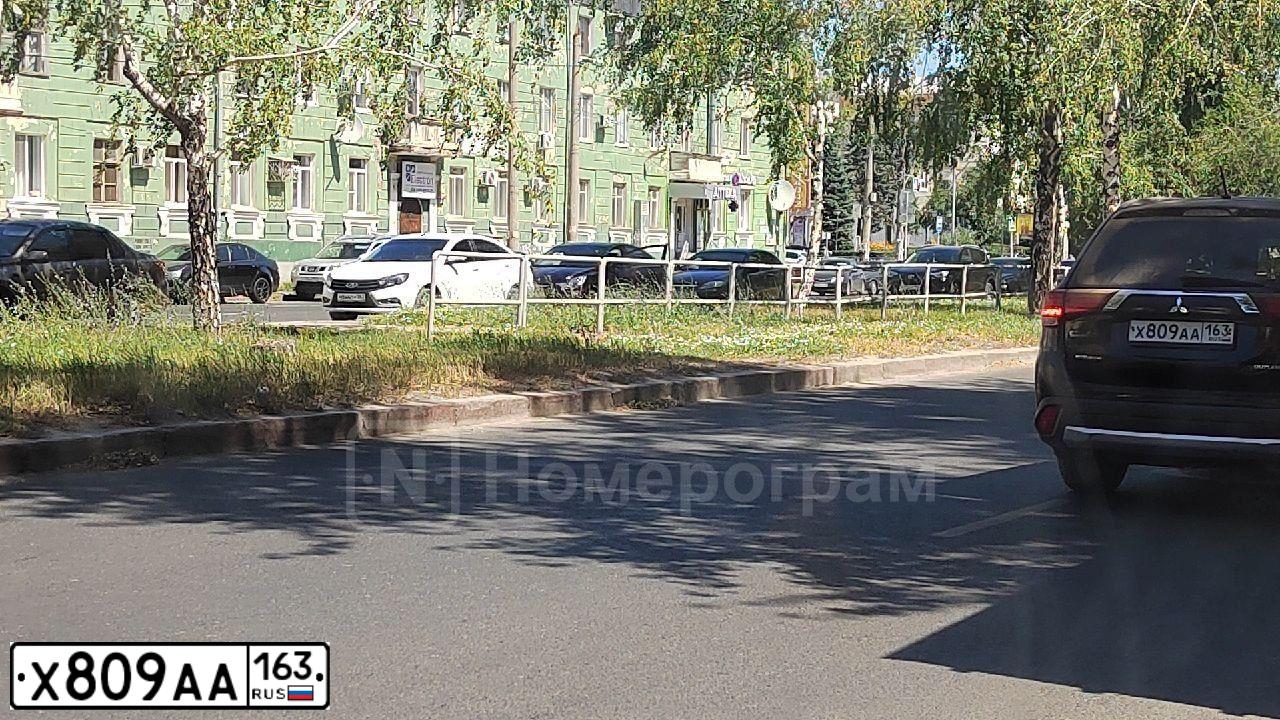 Фото автомобиля MITSUBISHI OUTLANDER, 2016 — госномер Х809АА163. Цвет: ЧЕРНЫЙ