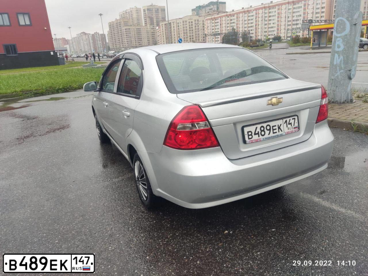 Фото автомобиля CHEVROLET AVEO, 2010 — госномер В904ОН37. Цвет: Серебристый