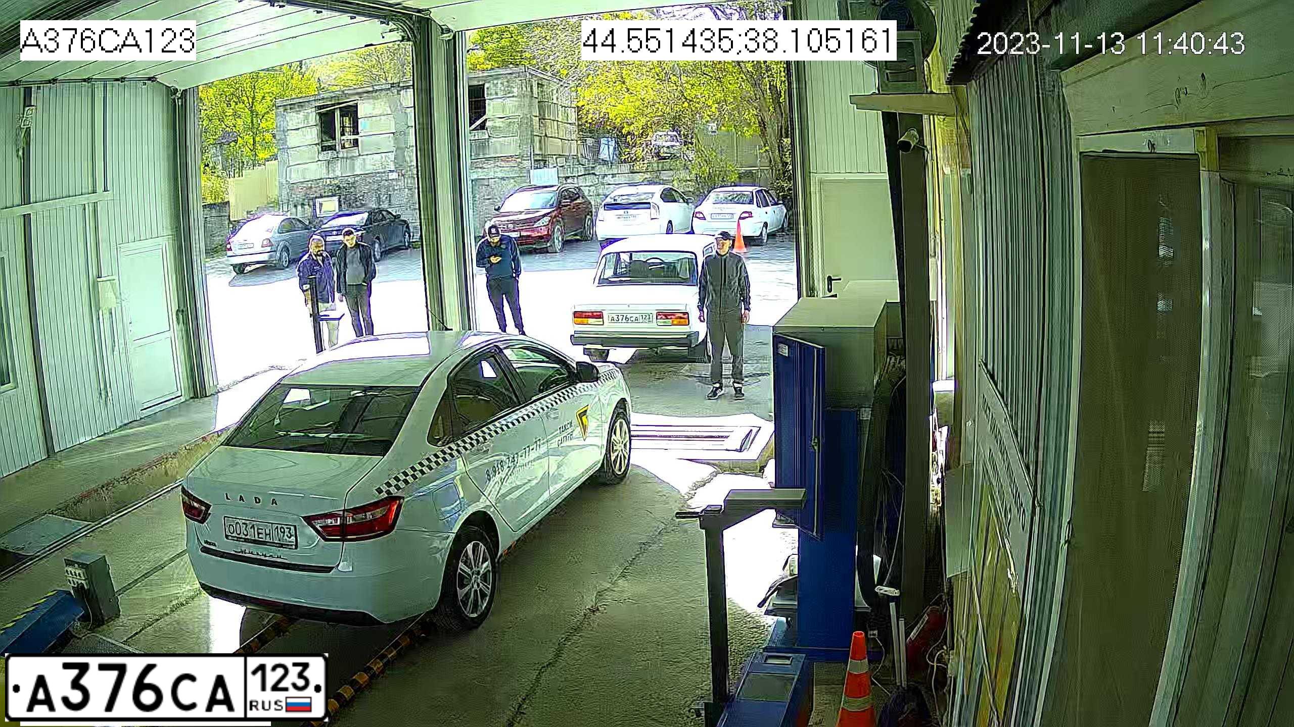 Фото автомобиля LADA 2107 LADA, 2008 — госномер А376СА123. Цвет: ЯРКО-БЕЛЫЙ