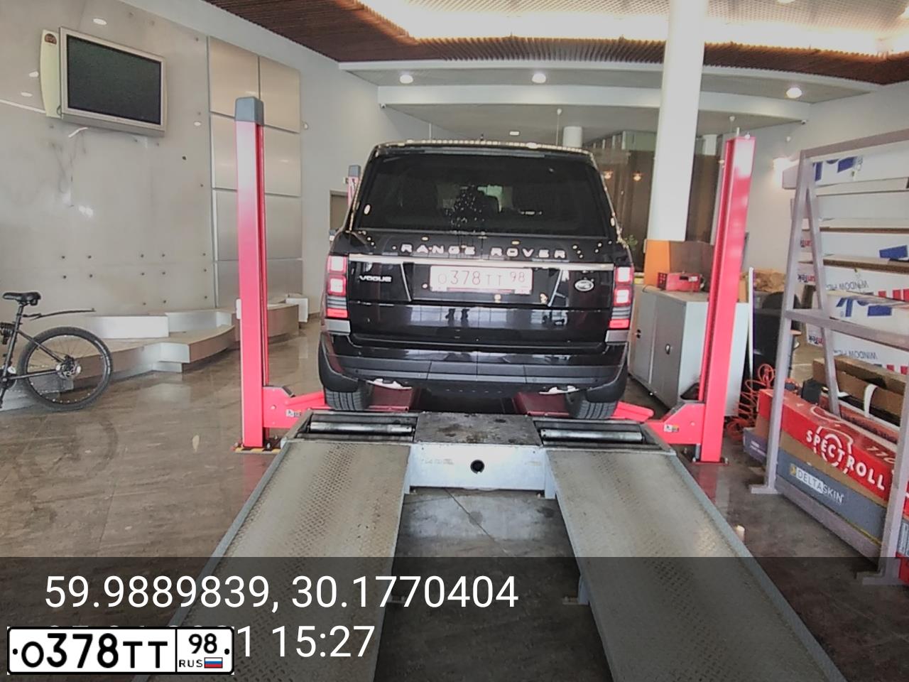 Фото автомобиля LANDROVER RANGE ROVER, 2015 — госномер О378ТТ98. Цвет: ЧЕРНЫЙ