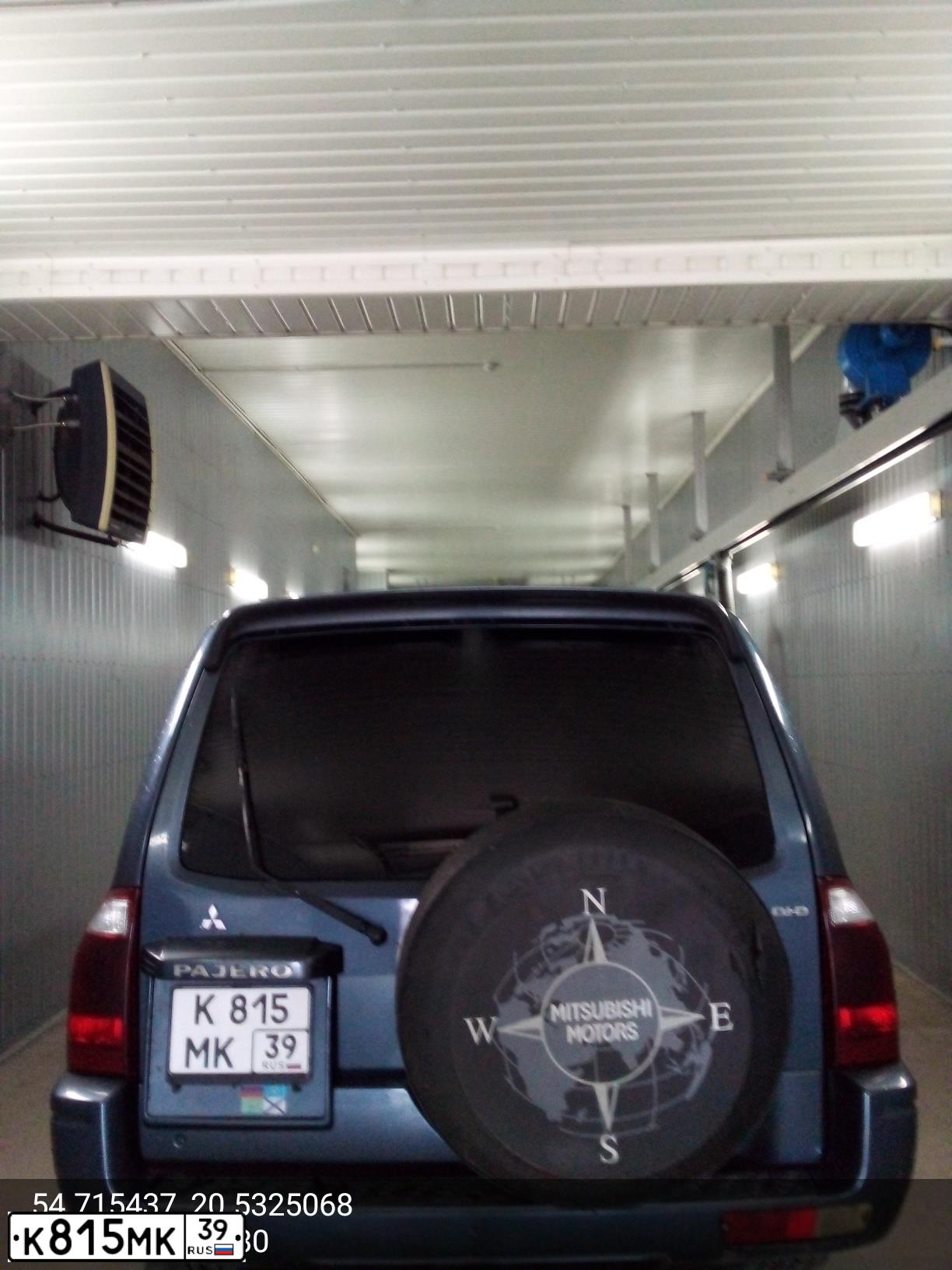 Фото автомобиля MITSUBISHI PAJERO, 2003 — госномер К815МК39. Цвет: СЕРЫЙ