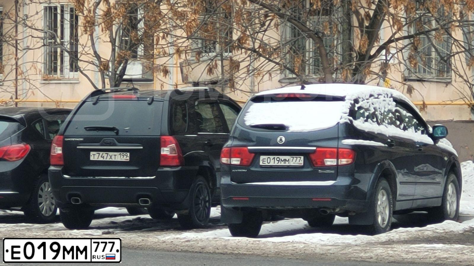 Фото автомобиля SSANGYONG KYRON, 2014 — госномер Е019ММ777. Цвет: ТЕМНО СЕРЫЙ