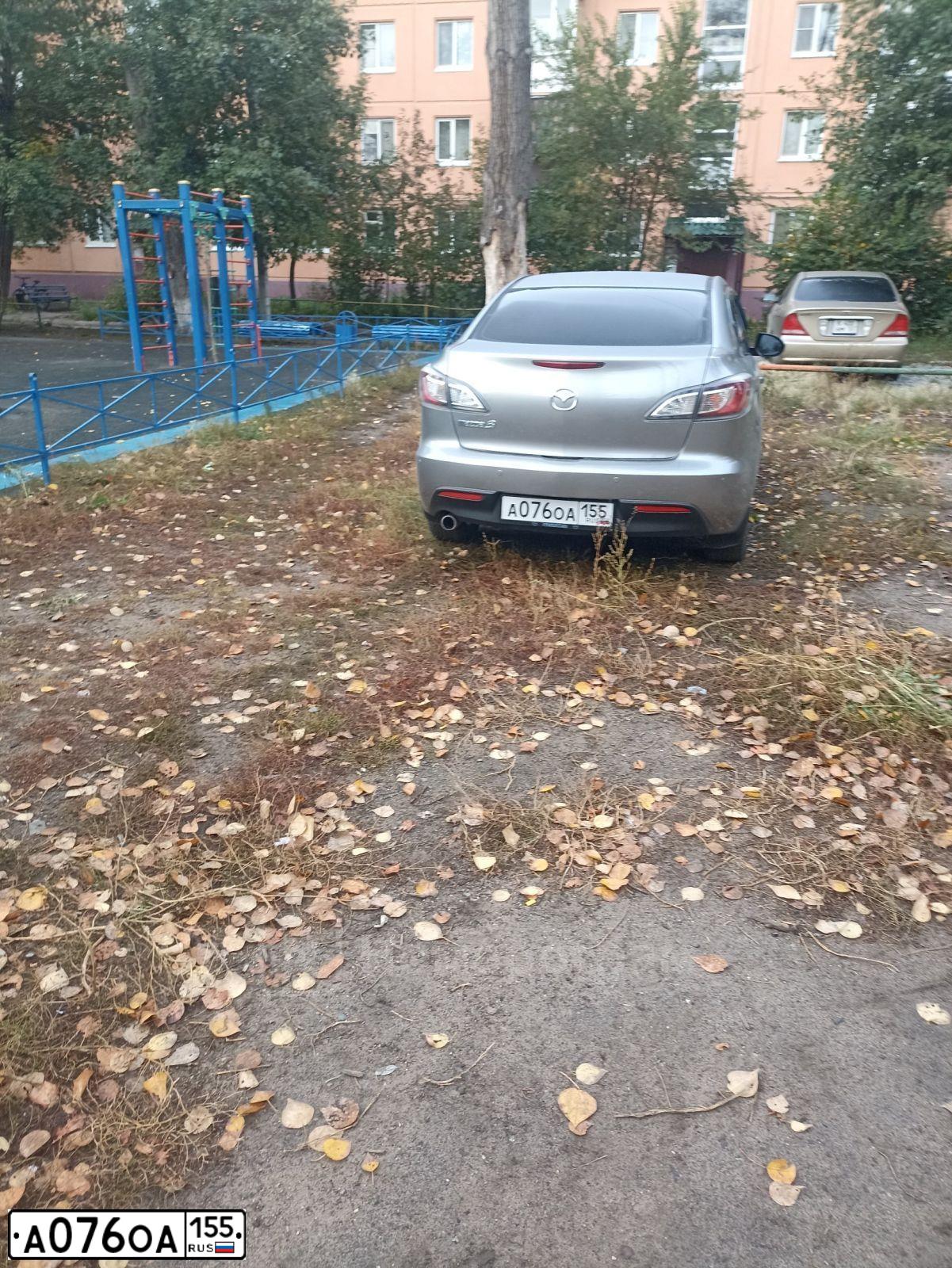 Фото автомобиля MAZDA 3, 2009 — госномер А388КА172. Цвет: Серебристый