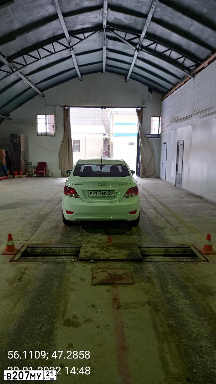 Фото автомобиля HYUNDAI SOLARIS, 2011 — госномер В207МУ21. Цвет: БЕЛЫЙ