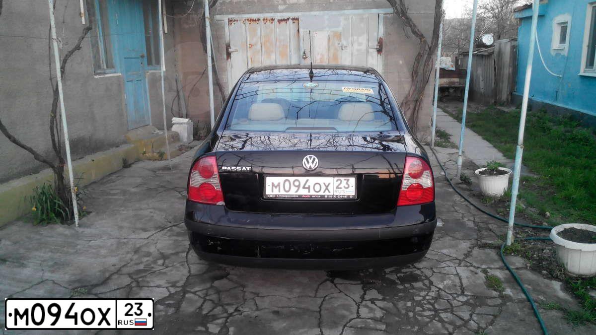 Фото автомобиля VOLKSWAGEN PASSAT, 2001 — госномер М094ОХ23. Цвет: ЧЕРНЫЙ