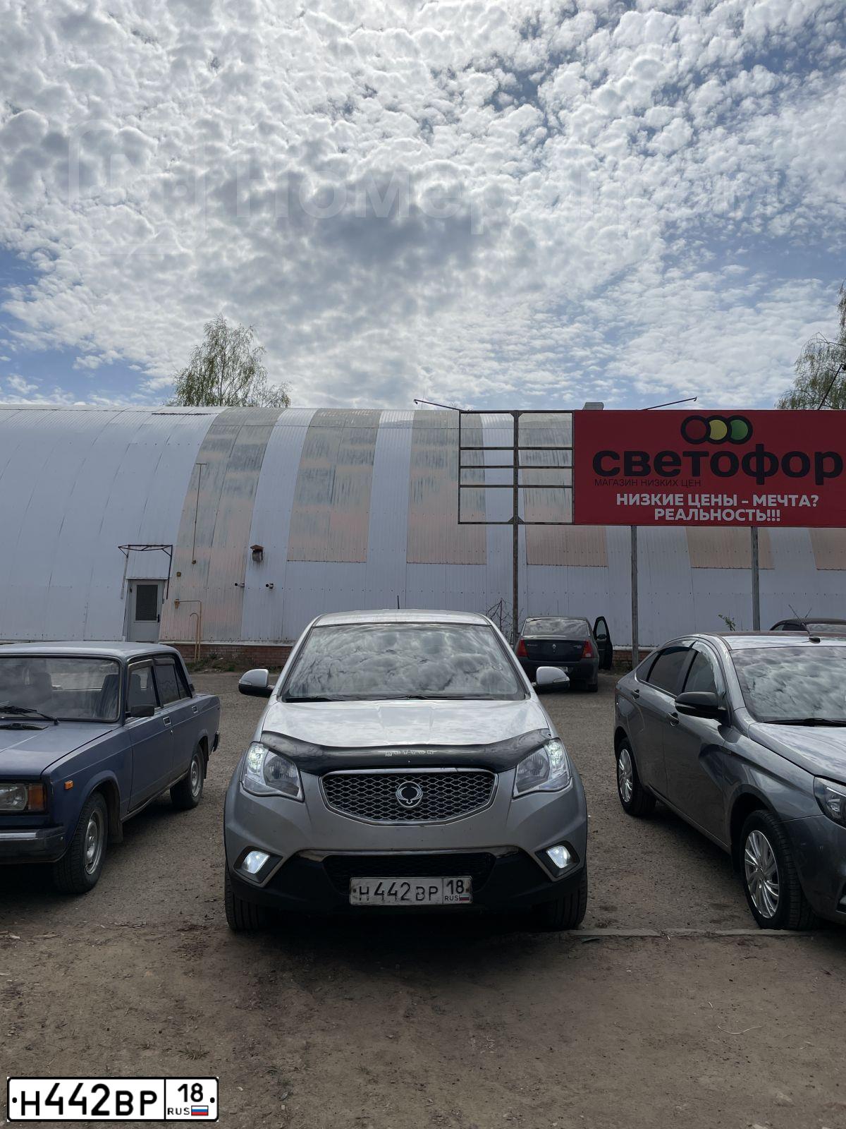 Фото автомобиля SSANGYONG ACTYON, 2013 — госномер Н442ВР18. Цвет: СЕРЕБРИСТЫЙ