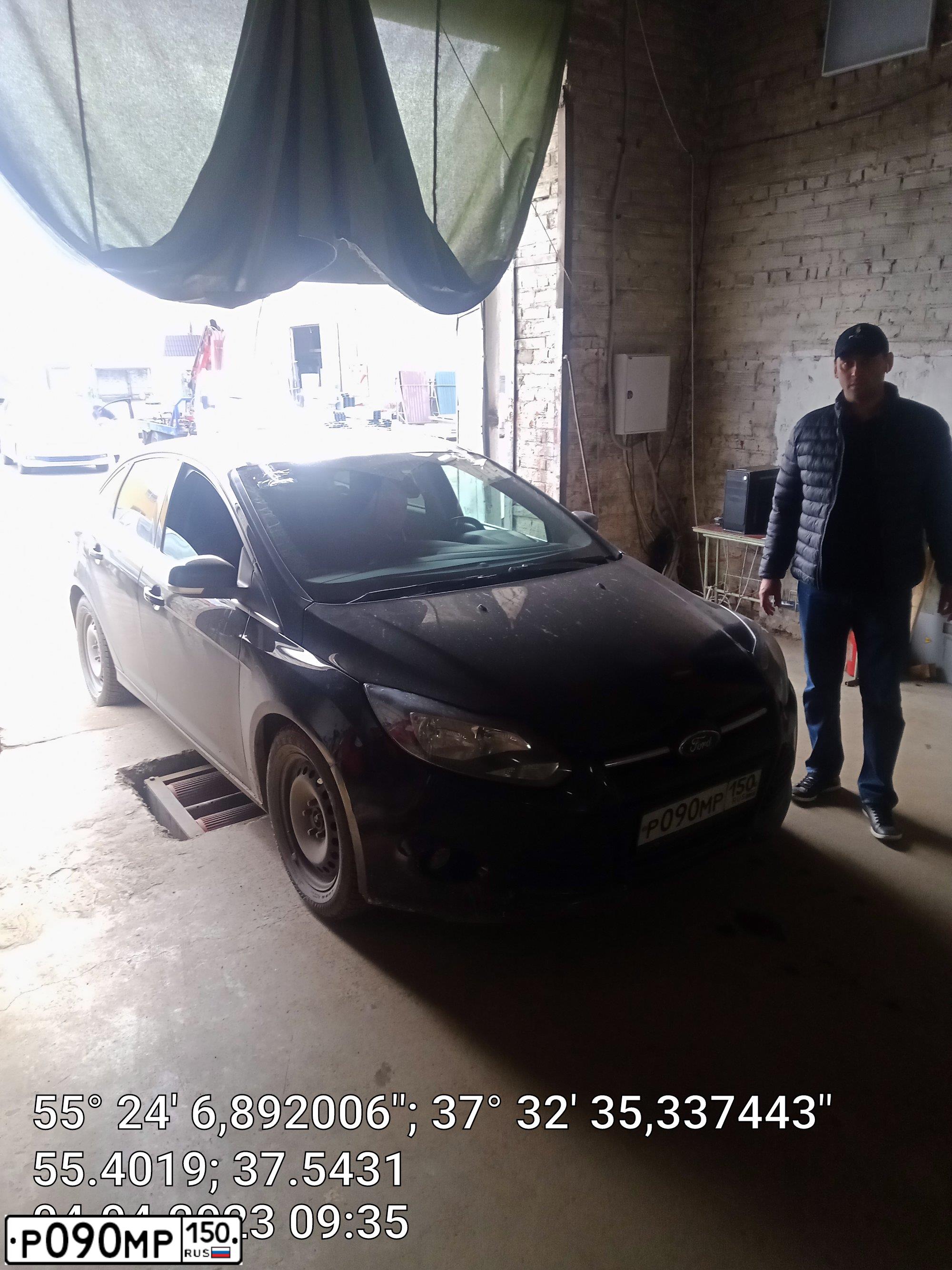 Фото автомобиля FORD FOCUS, 2012 — госномер Р090МР150. Цвет: ЧЕРНЫЙ