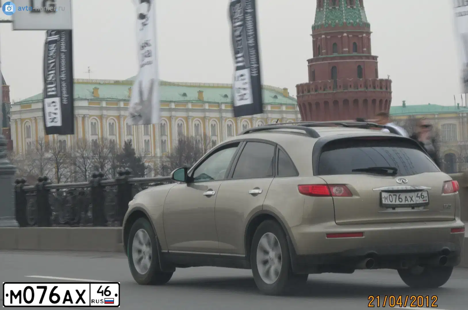 Фото автомобиля INFINITI QX70 /FX/, 2004 — госномер Х110СН150. Цвет: ЗОЛОТИСТЫЙ