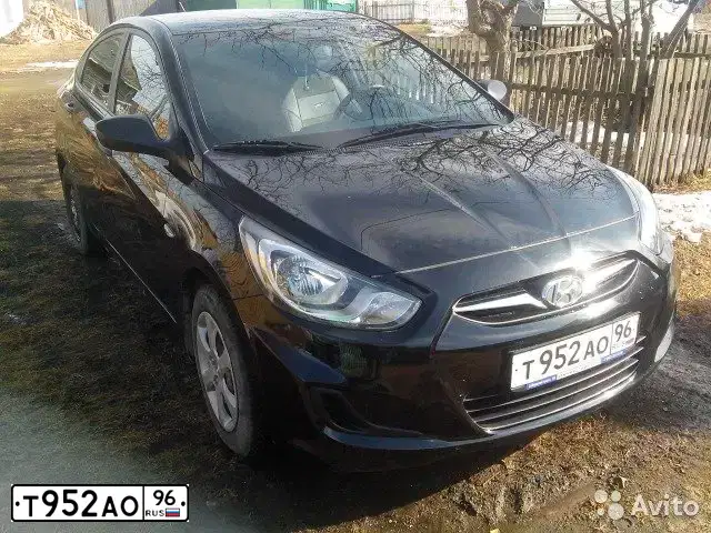 Фото автомобиля HYUNDAI SOLARIS, 2011 — госномер Т952АО96. Цвет: ЧЕРНЫЙ