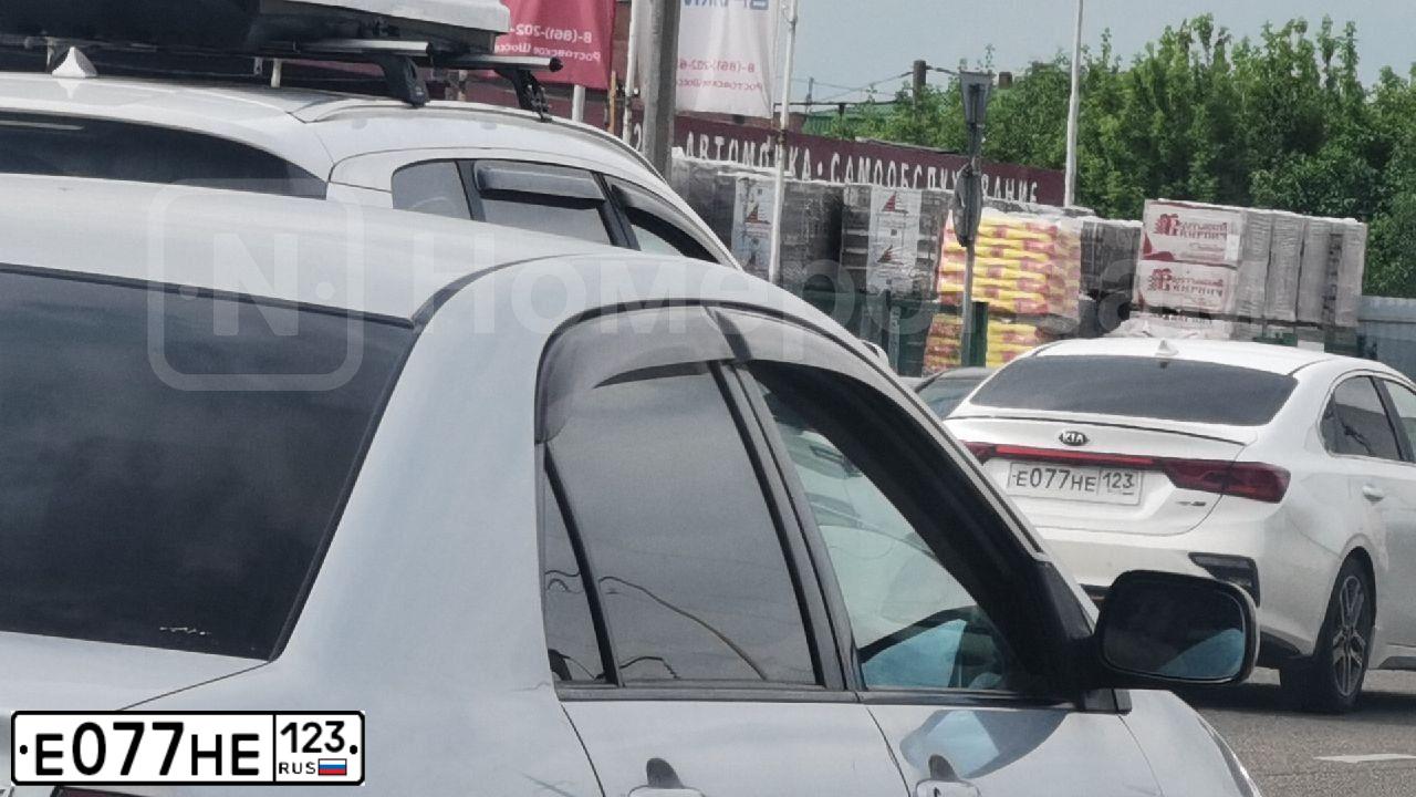 Фото автомобиля LADA VESTA, 2016 — госномер К810ЕВ323. Цвет: БЕЛЫЙ