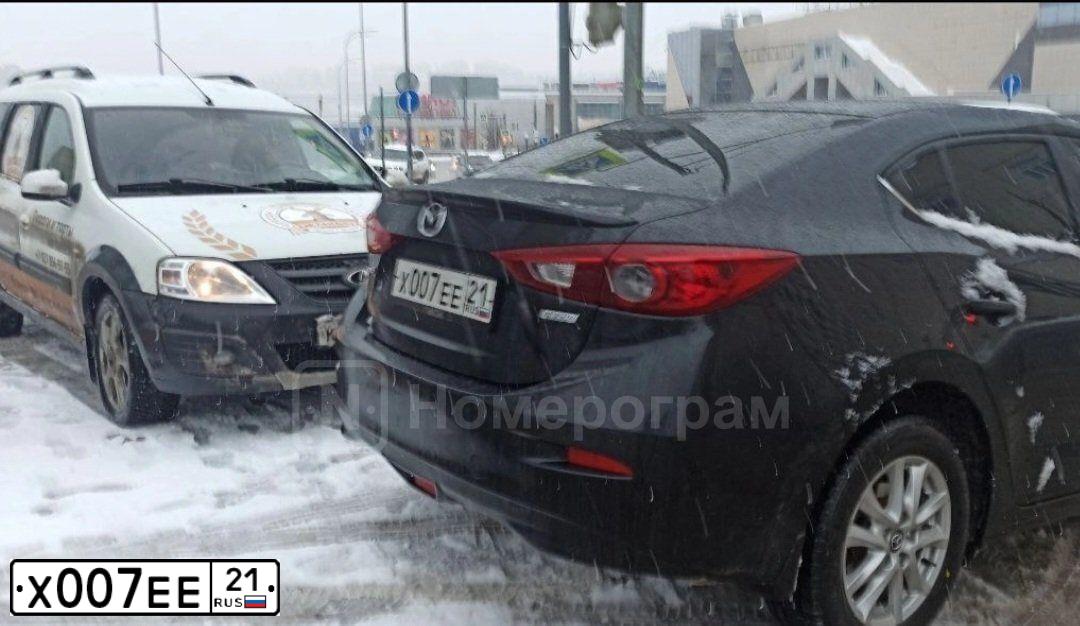 Фото автомобиля MAZDA 3, 2008 — госномер Х007ЕЕ21. Цвет: СЕРЫЙ