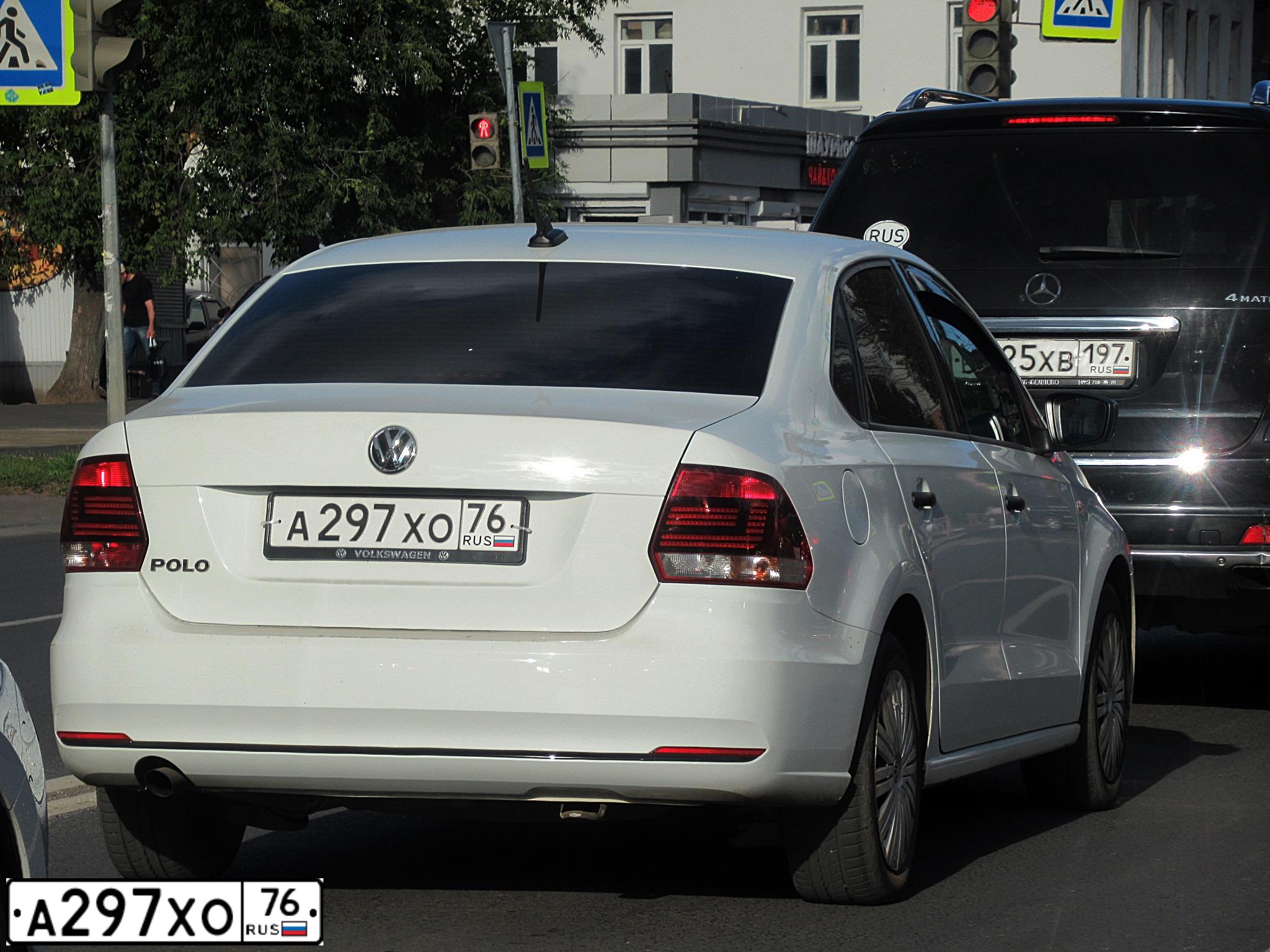 Фото автомобиля VOLKSWAGEN POLO, 2019 — госномер В611АС76. Цвет: БЕЛЫЙ