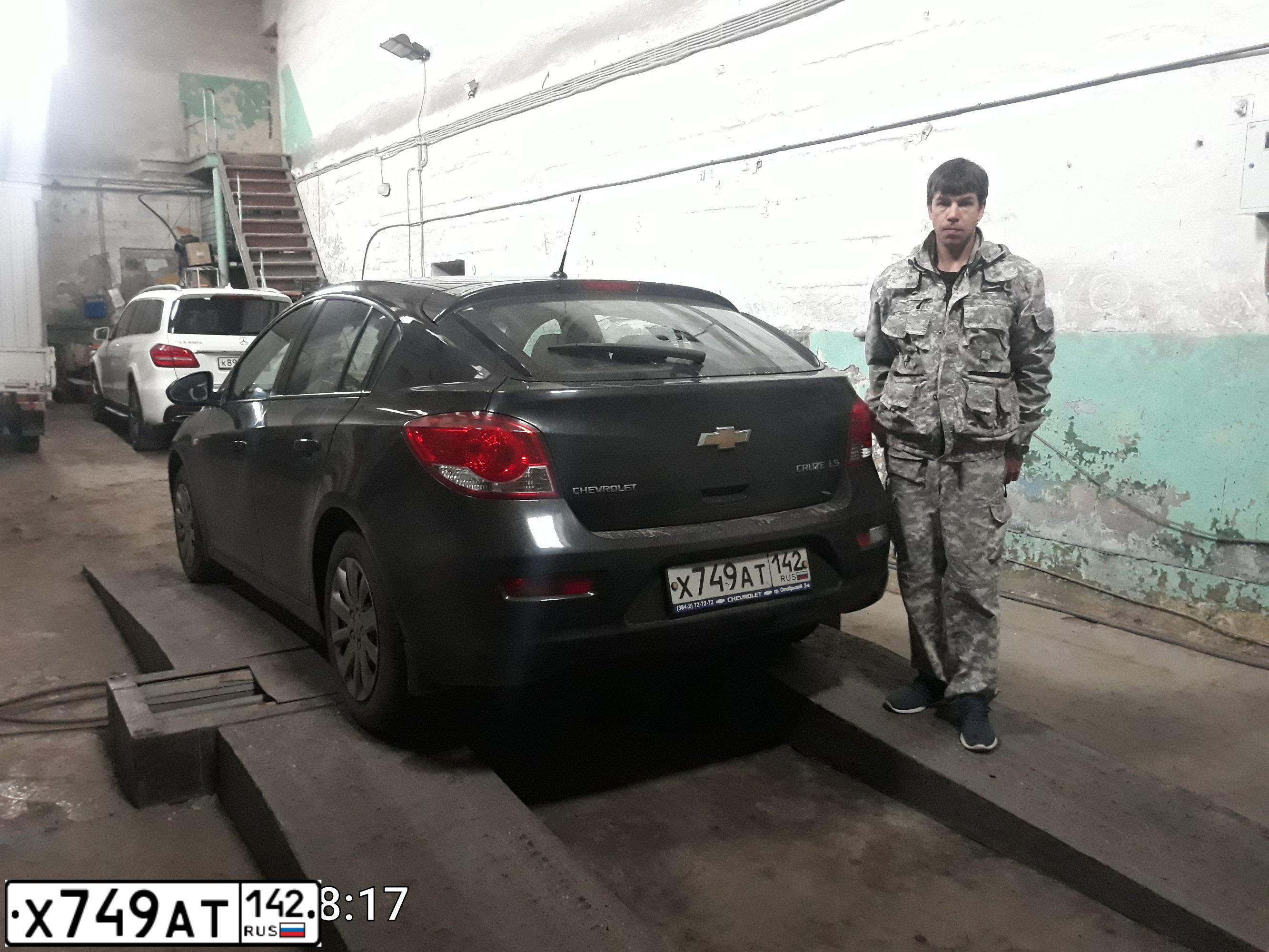 Фото автомобиля CHEVROLET CRUZE, 2012 — госномер К202НС142. Цвет: ЧЕРНЫЙ МЕТАЛЛИК
