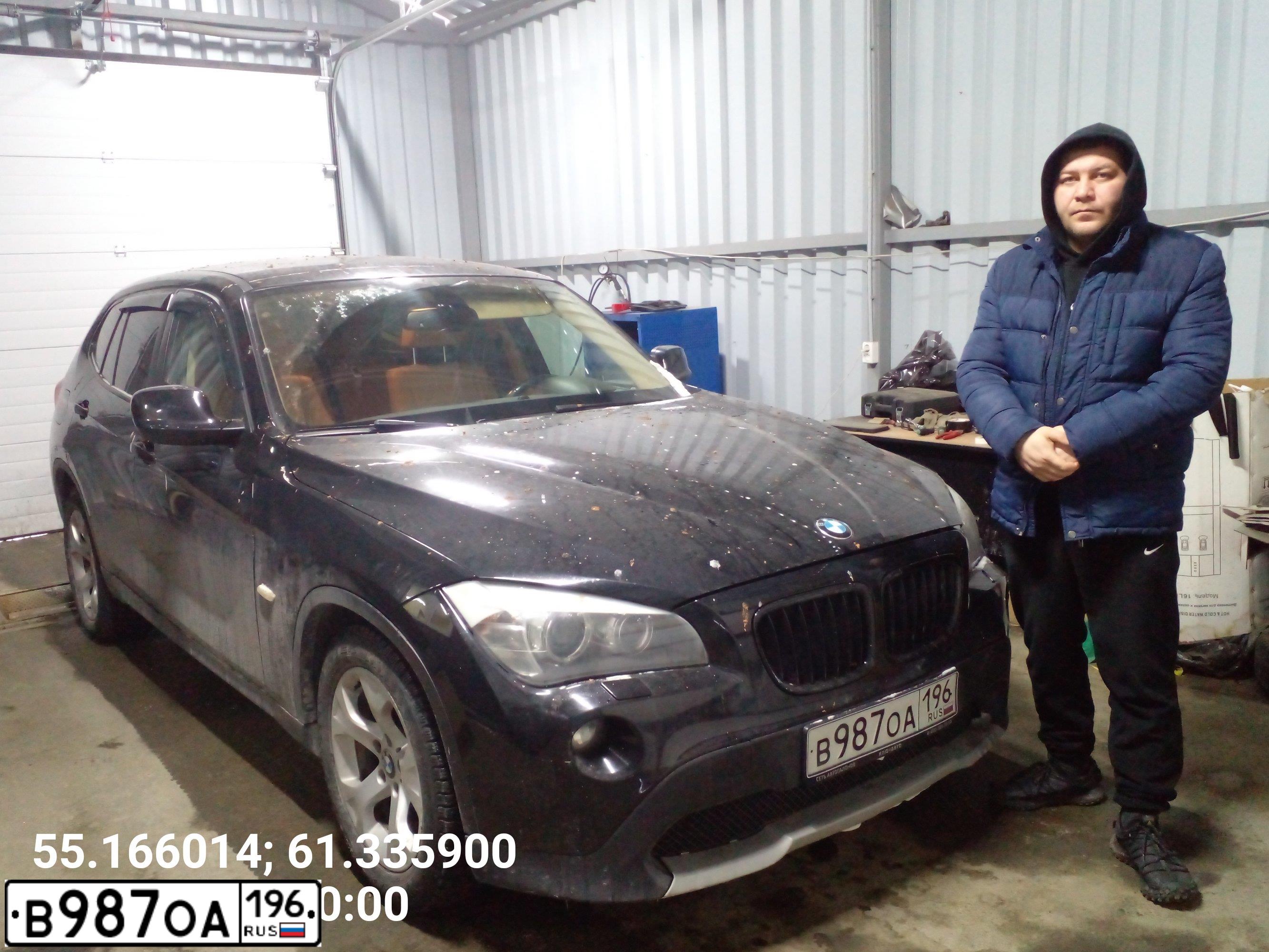 Фото автомобиля BMW X1, 2011 — госномер Х437ВУ774. Цвет: ЧЕРНЫЙ