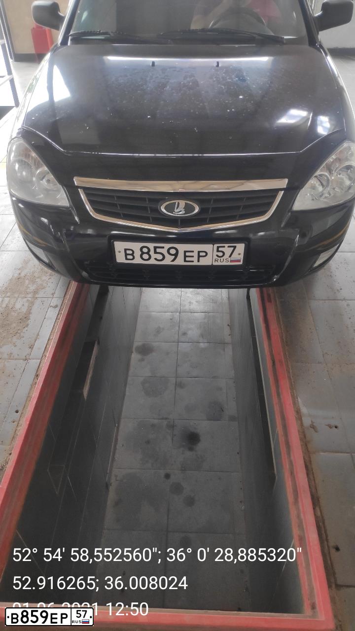 Фото автомобиля LADA 2170 PRIORA, 2010 — госномер О675ОВ32. Цвет: Сине-Черный