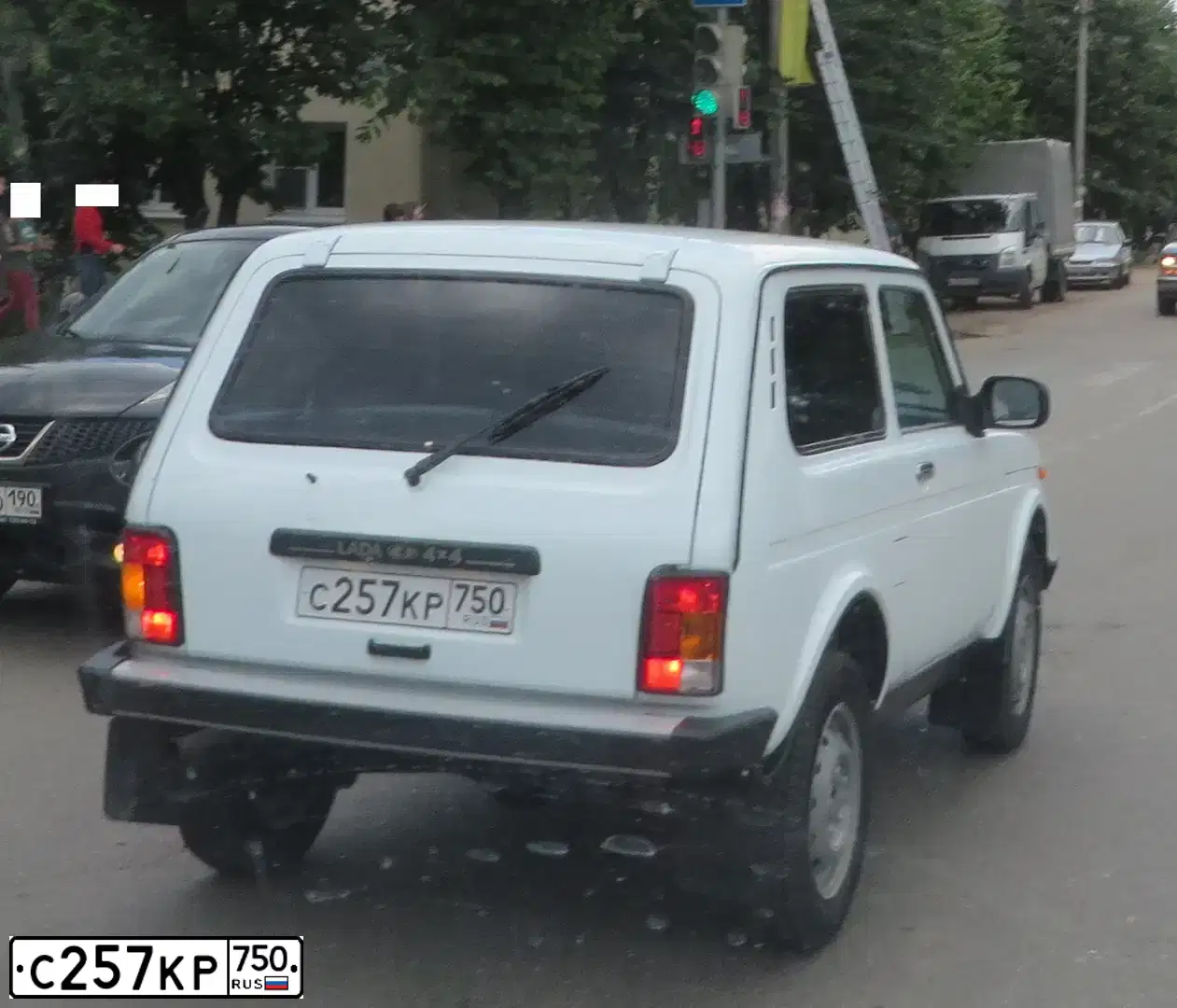 Фото автомобиля LADA 2121 NIVA, 2014 — госномер Х465ТТ790. Цвет: БЕЛЫЙ ЯРКИЙ