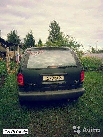 Фото автомобиля CHRYSLER VOYAGER, 2000 — госномер К273МК53. Цвет: Темно-зеленый