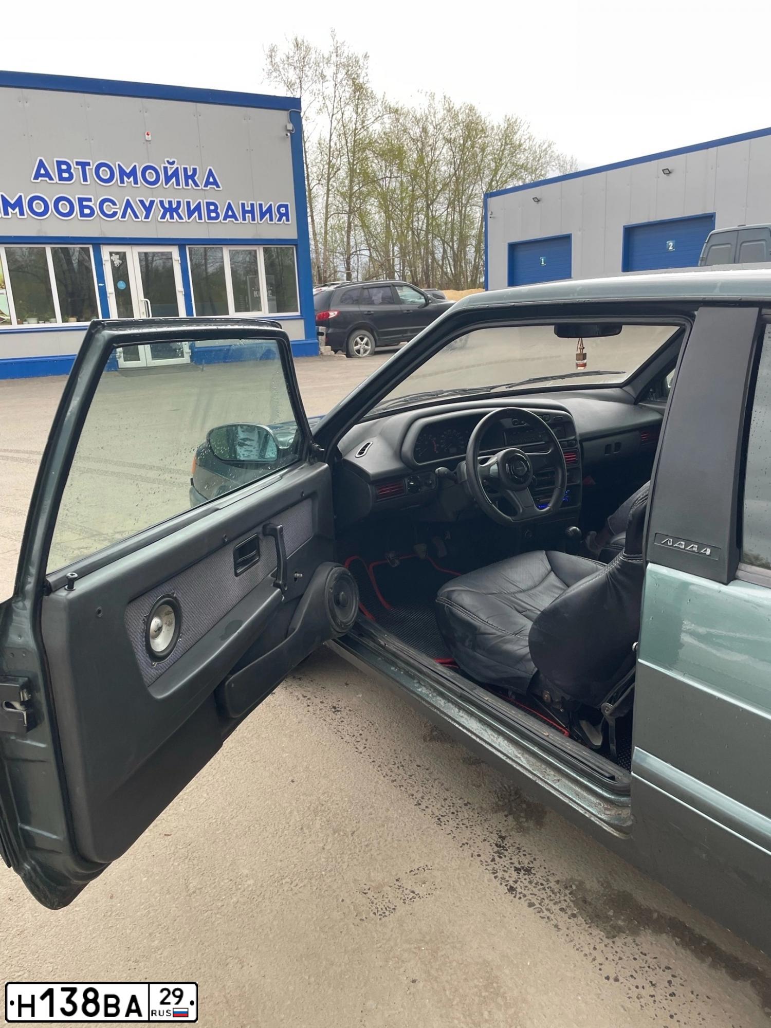 Фото автомобиля LADA 2113, 2008 — госномер М208НХ35. Цвет: СЕРО-СИНЕ-ЗЕЛЕНЫЙ