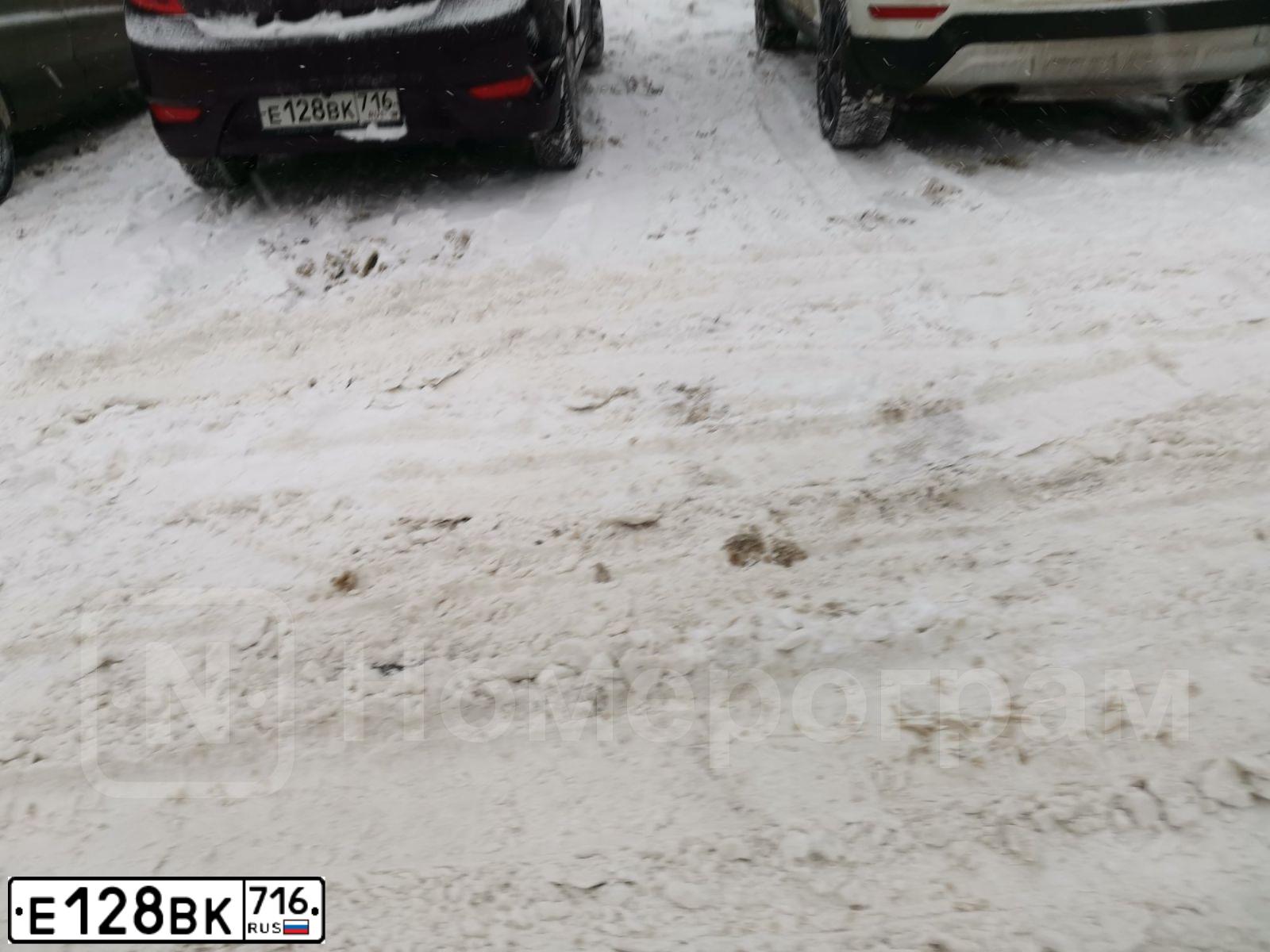 Фото автомобиля HYUNDAI SOLARIS, 2011 — госномер Е128ВК716. Цвет: ФИОЛЕТОВЫЙ