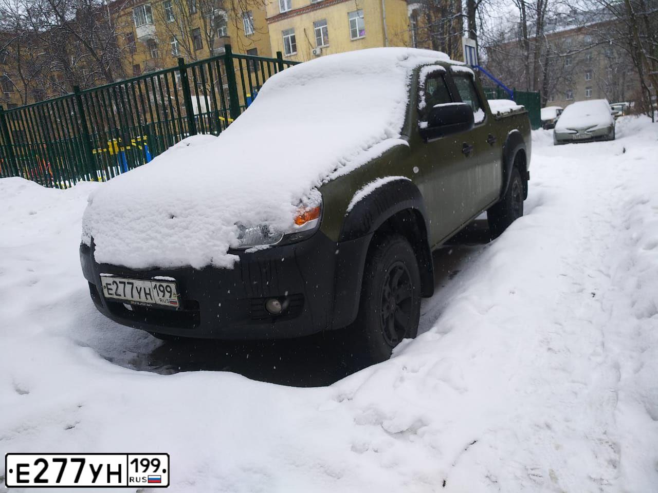 Фото автомобиля MAZDA BT-50, 2007 — госномер Е277УН199. Цвет: ЗОЛОТИСТЫЙ