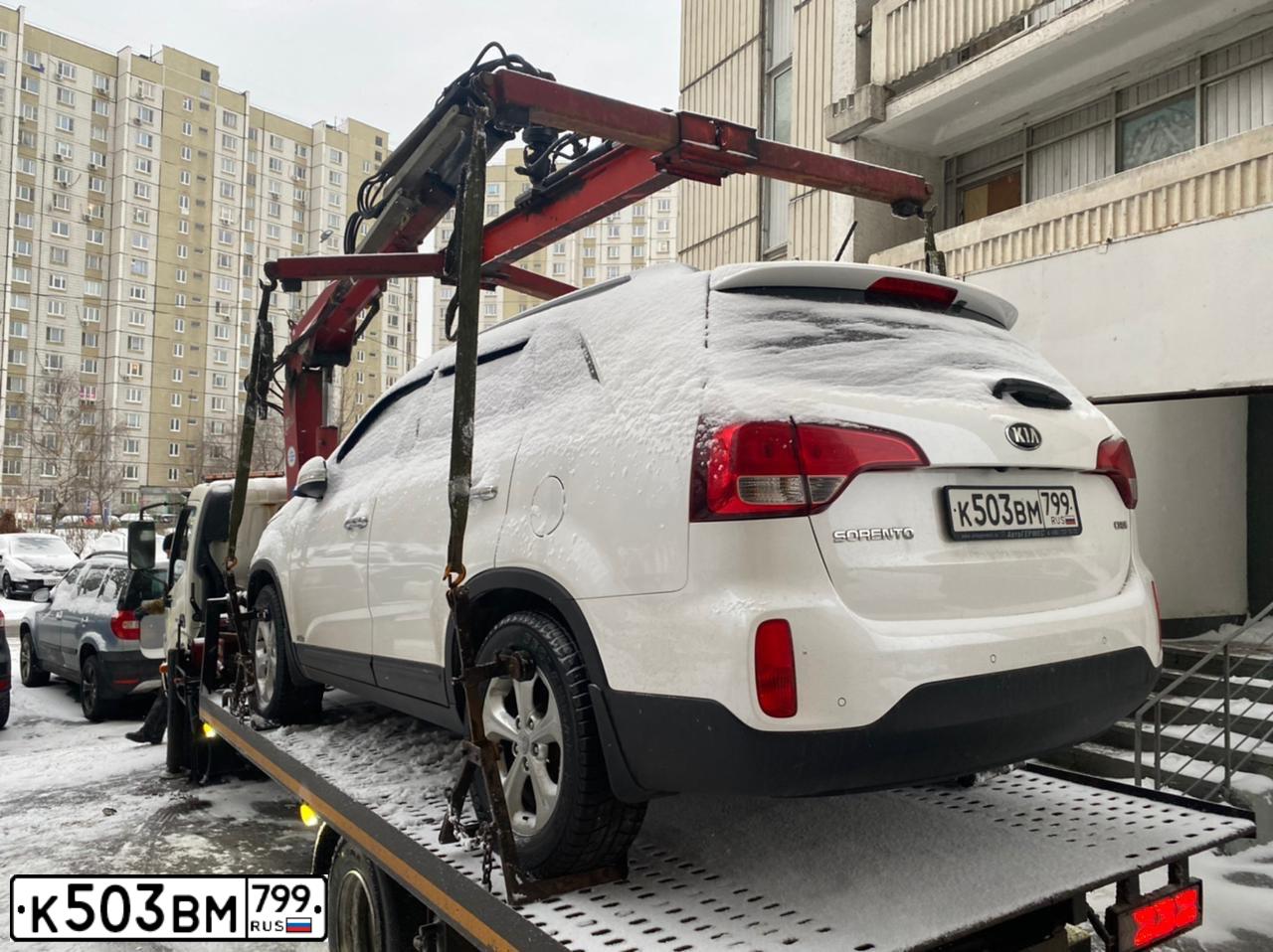 Фото автомобиля KIA SORENTO, 2017 — госномер К503ВМ799. Цвет: БЕЛЫЙ