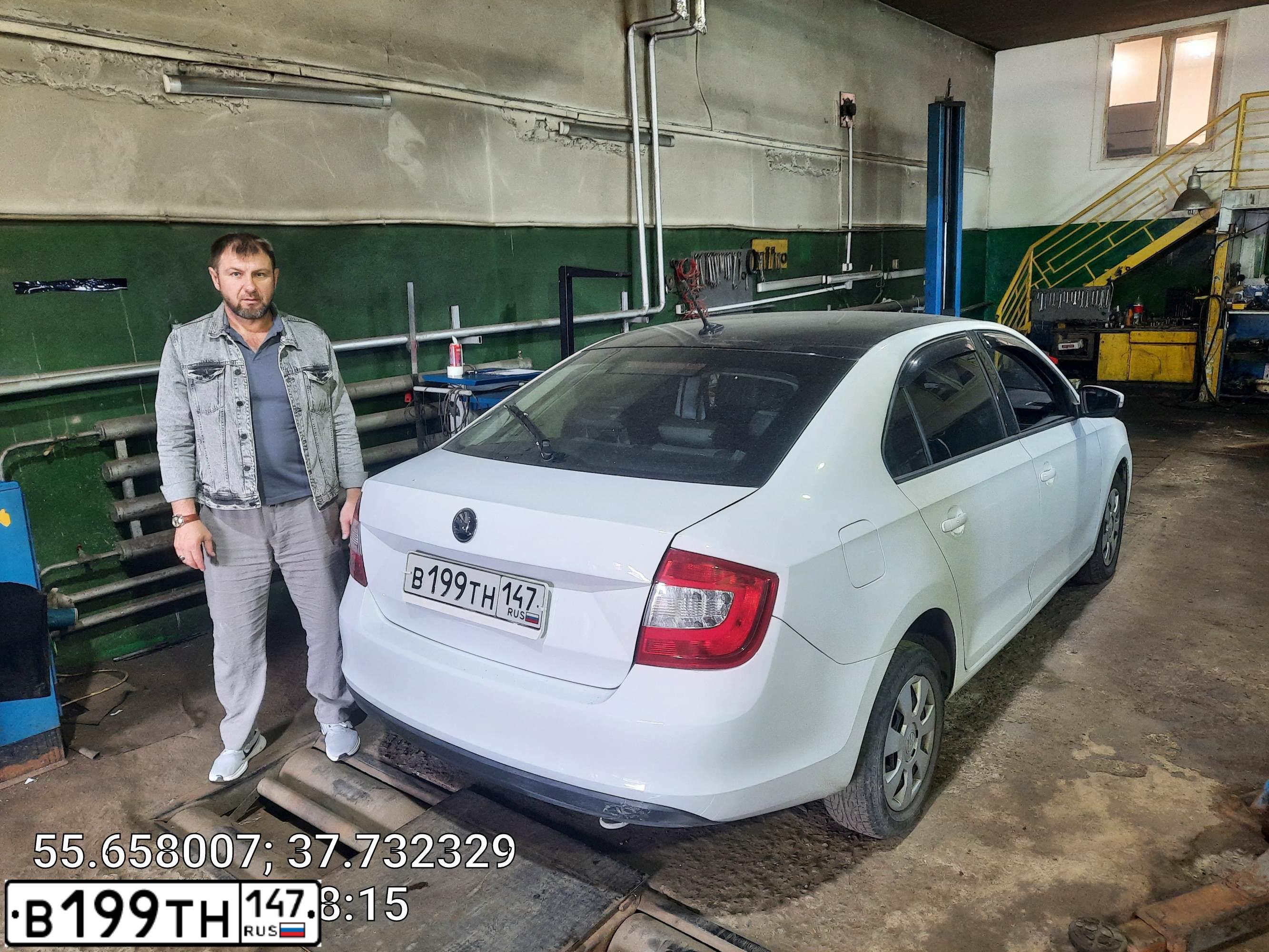 Фото автомобиля SKODA RAPID, 2018 — госномер В199ТН147. Цвет: БЕЛЫЙ-ЧЕРНЫЙ