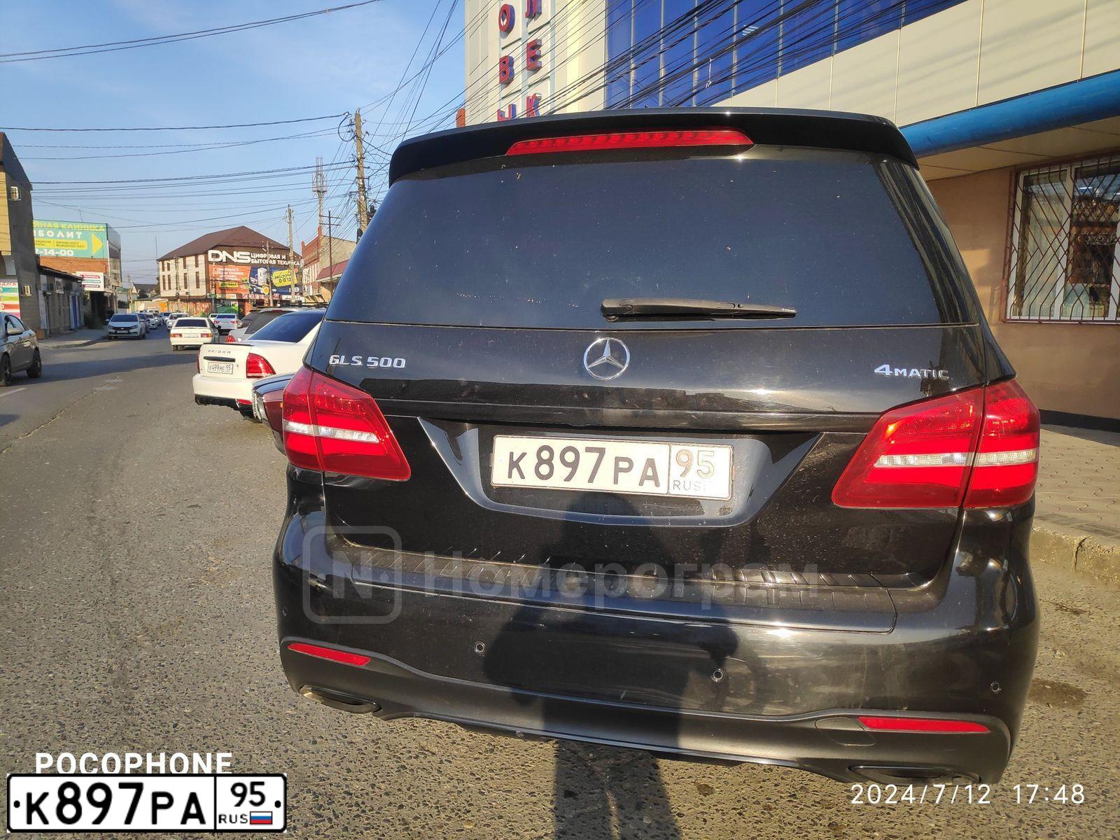 Фото автомобиля MERCEDES GL-KLASSE, 2017 — госномер К897РА95. Цвет: ЧЕРНЫЙ