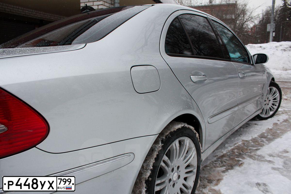 Фото автомобиля MERCEDES E-KLASSE, 2005 — госномер Е111ОМ199. Цвет: Серебристый