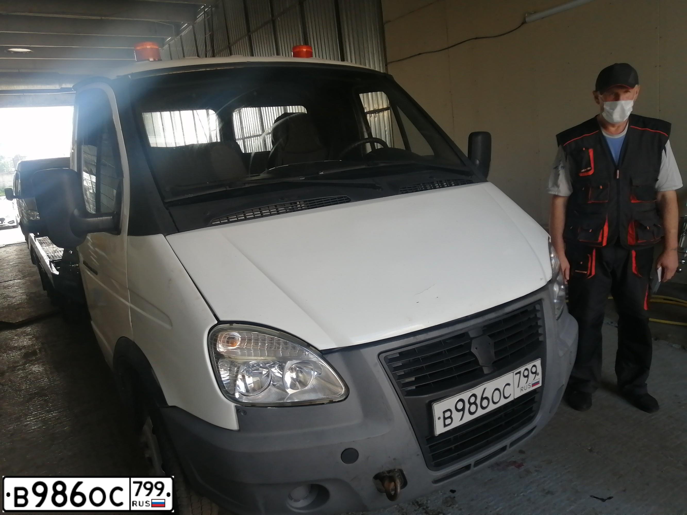 Фото автомобиля GAZ 3221, 2010 — госномер М300УН06. Цвет: Белый