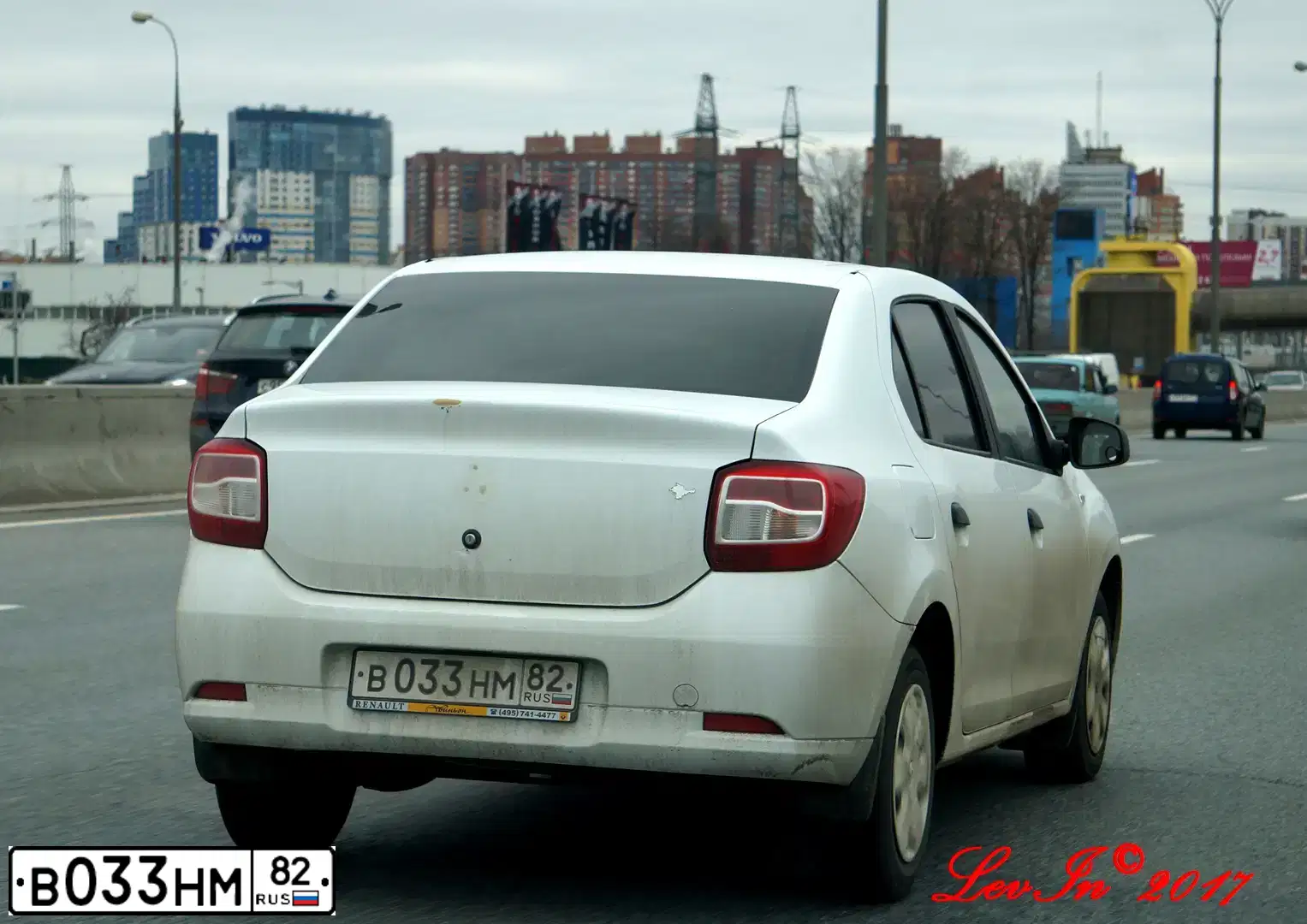 Фото автомобиля RЕNАULТ LОGАN, 2014 — госномер В033НМ82. Цвет: БЕЛЫЙ