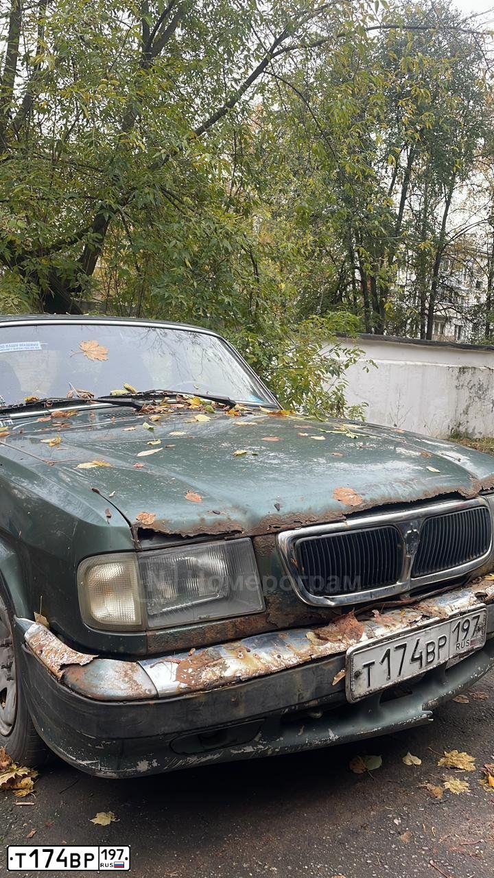 Фото автомобиля GAZ 3110 WOLGA, 2002 — госномер Т174ВР197. Цвет: ЗЕЛЕНЫЙ