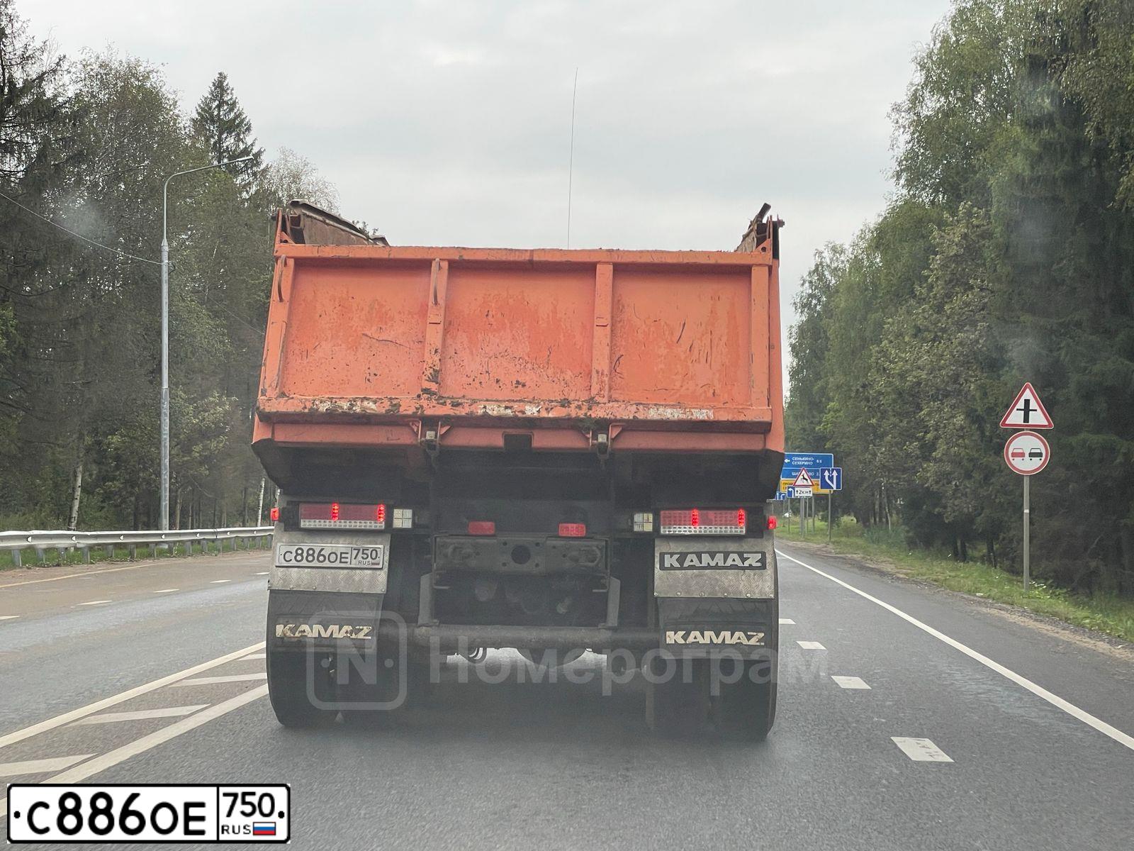 Фото автомобиля KAMAZ 65115 /6X4/, 2007 — госномер С886ОЕ750. Цвет: ОРАНЖЕВЫЙ